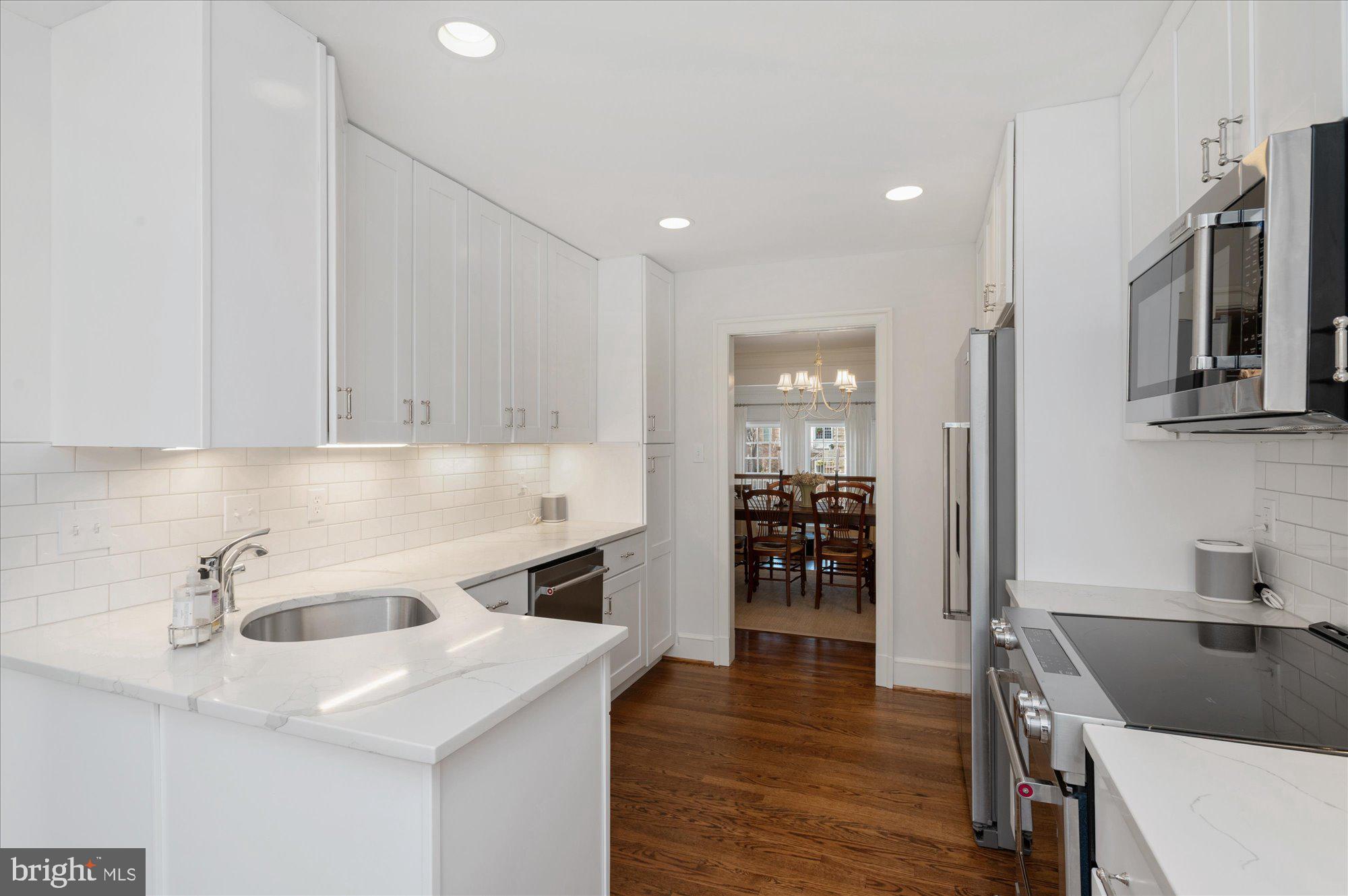 RIVER HILL - Residential
