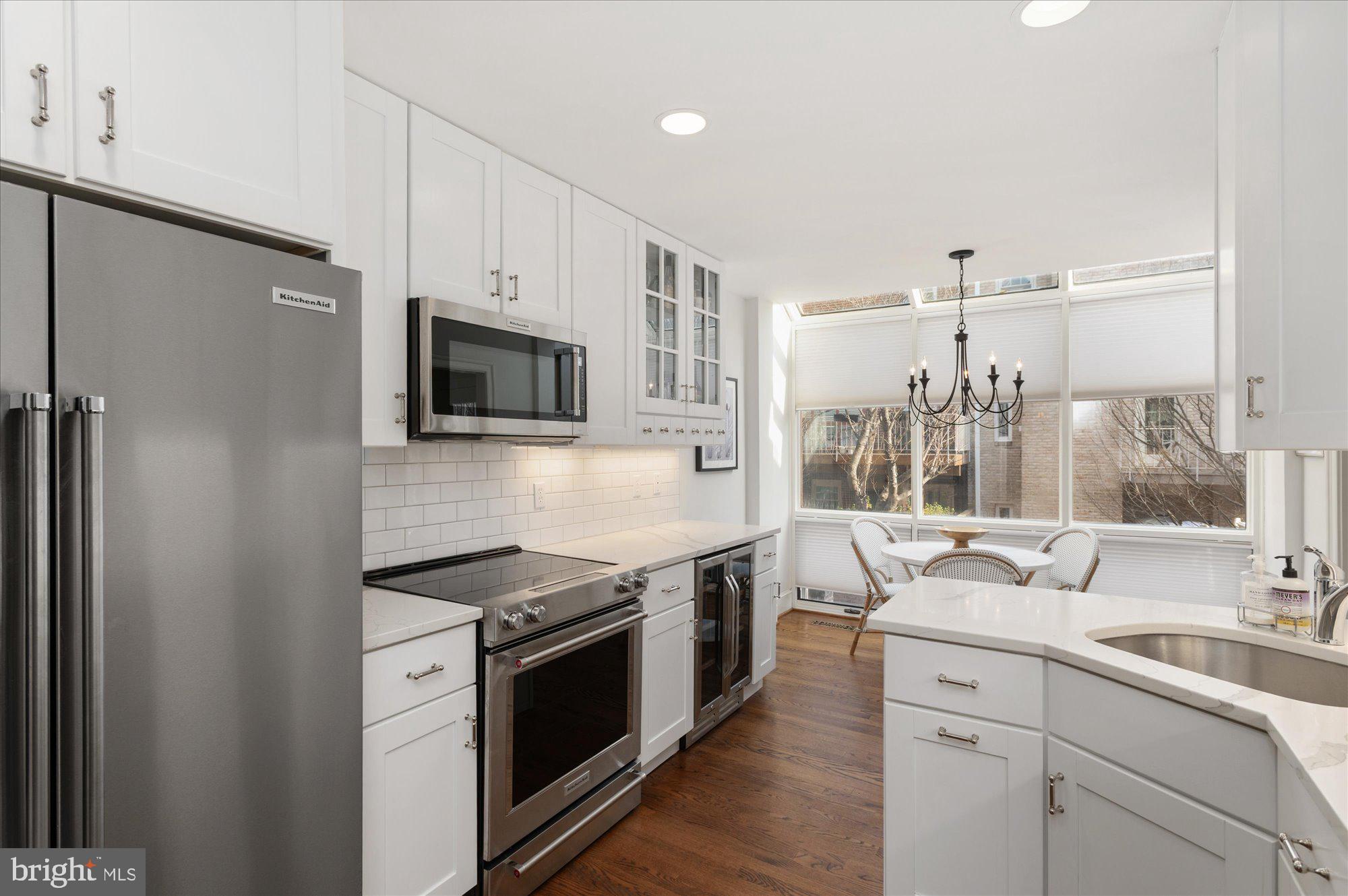 RIVER HILL - Residential