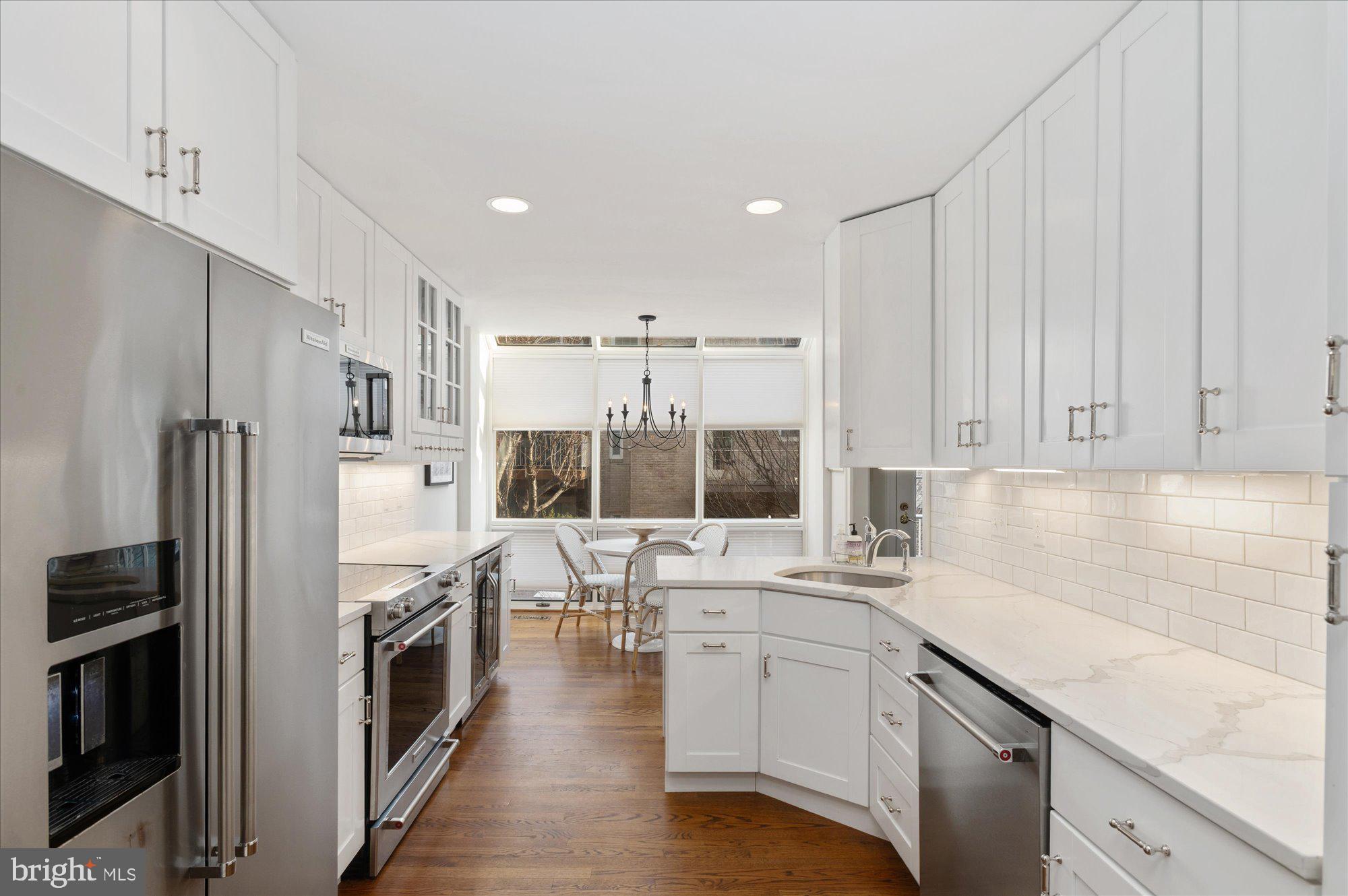 RIVER HILL - Residential