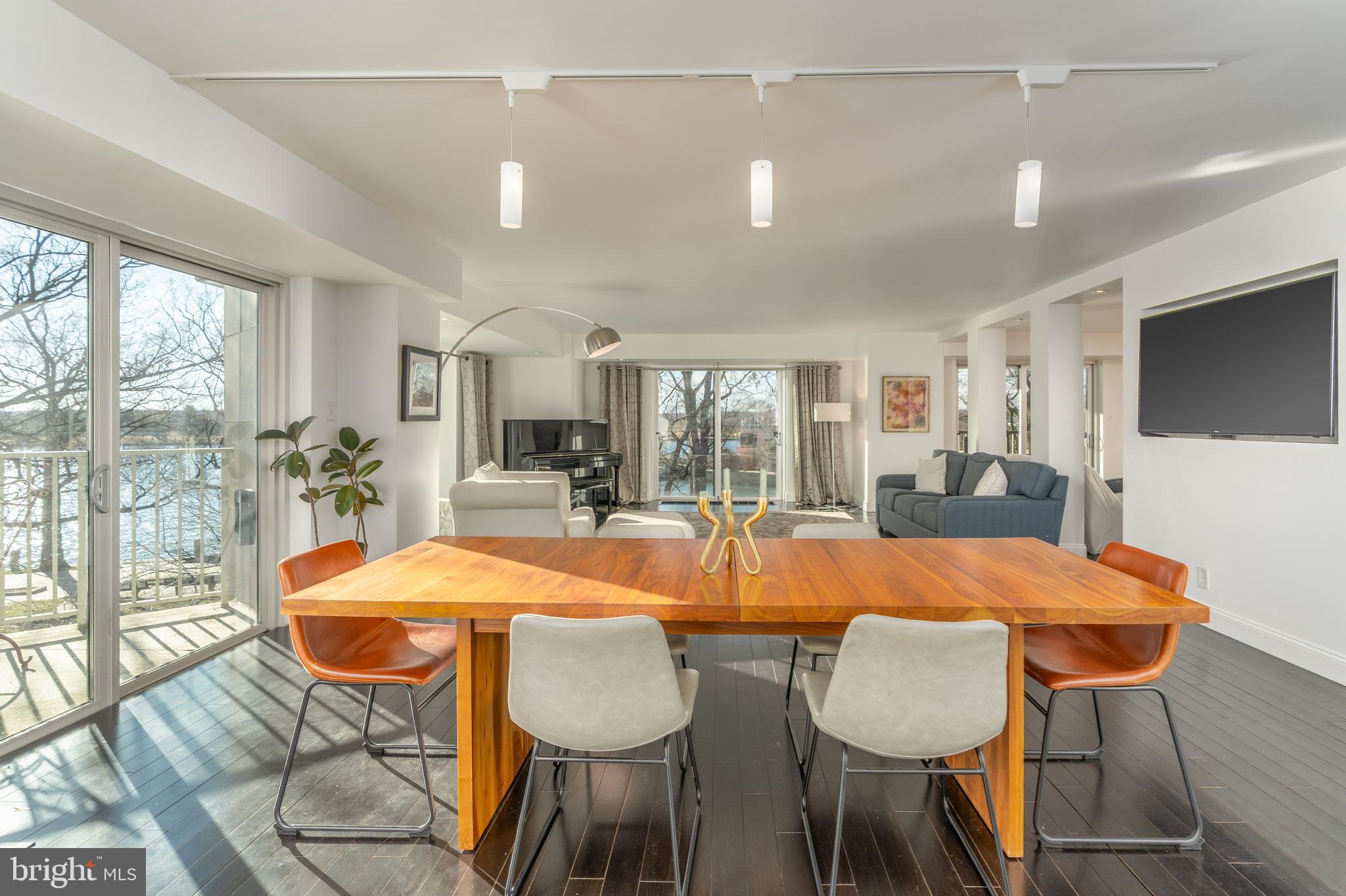 SW WATERFRONT - Residential