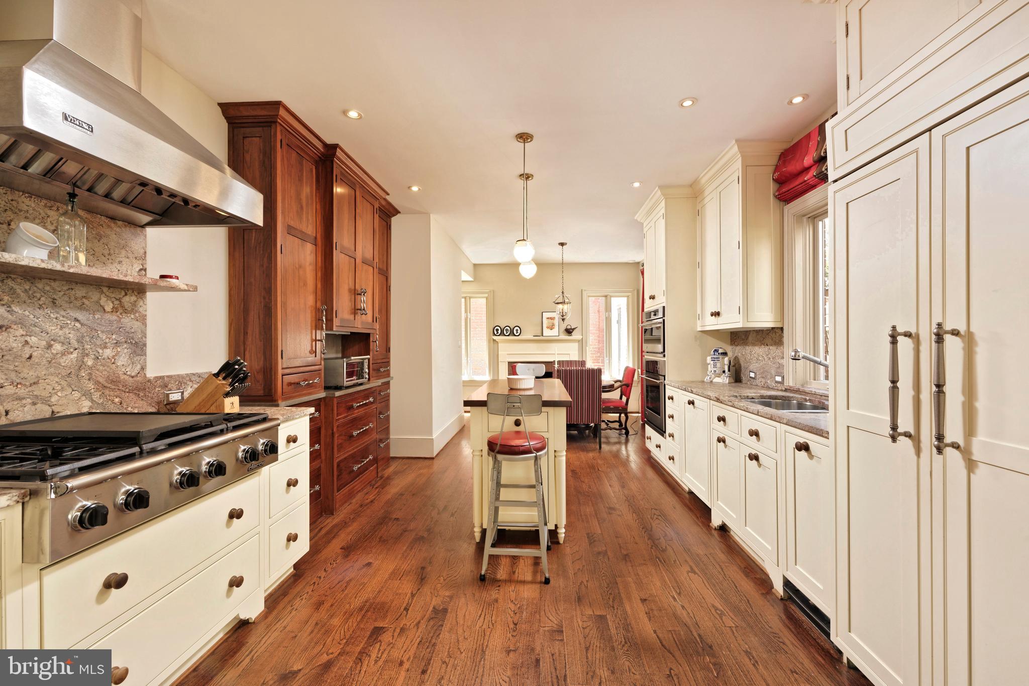 OLD TOWN ALEXANDRIA - Residential