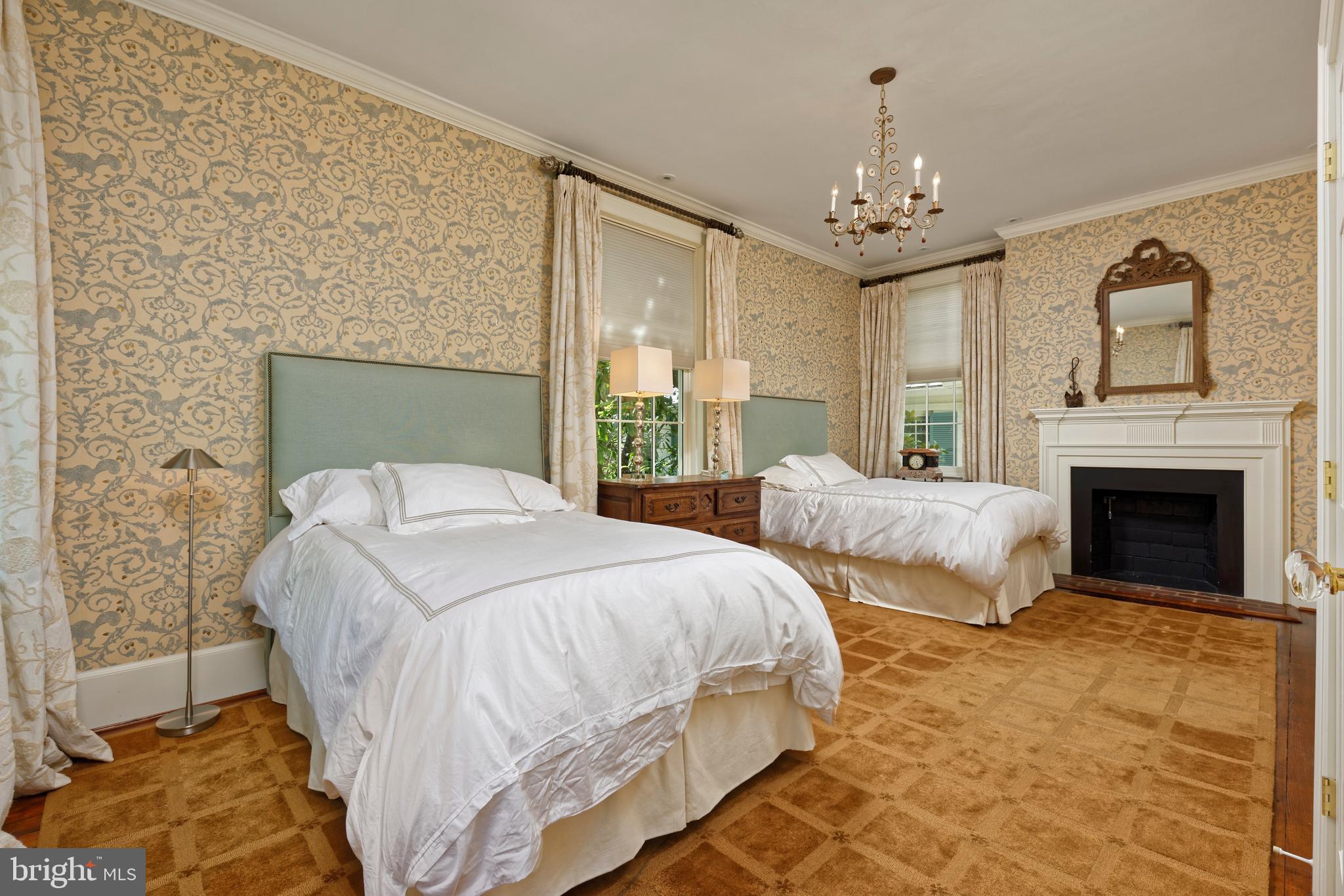 OLD TOWN ALEXANDRIA - Residential