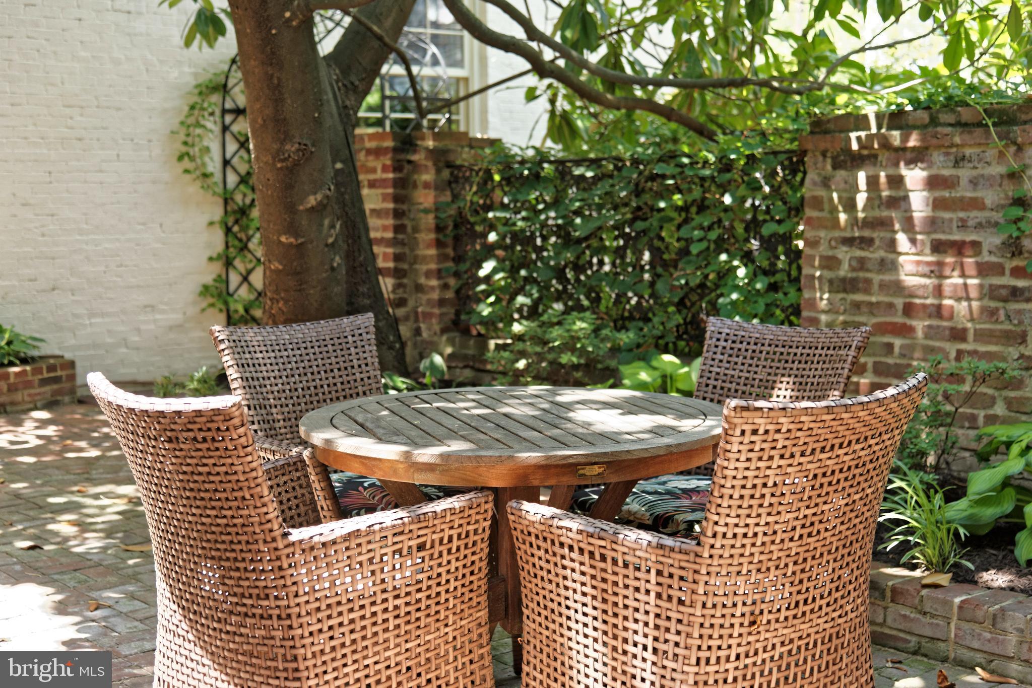 OLD TOWN ALEXANDRIA - Residential