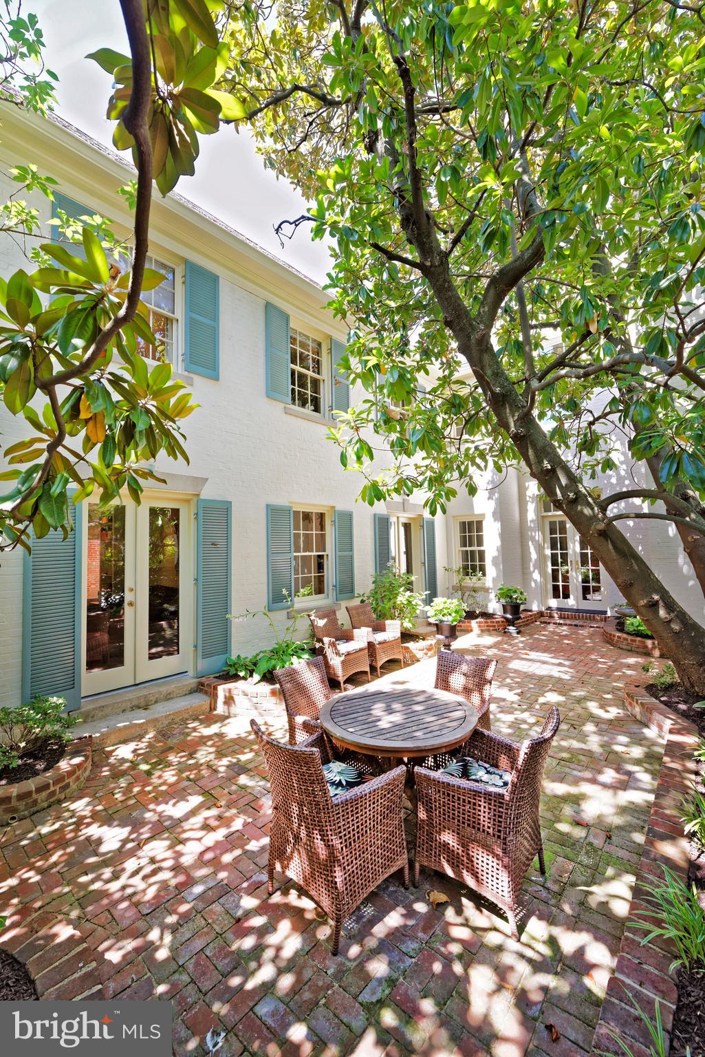 OLD TOWN ALEXANDRIA - Residential