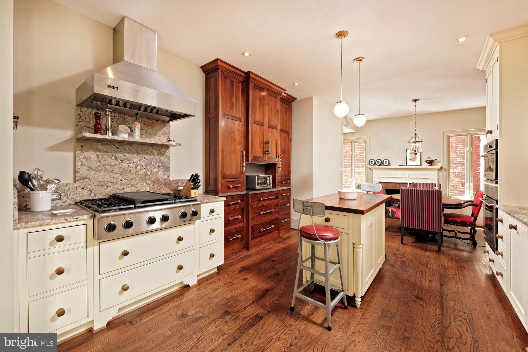 OLD TOWN ALEXANDRIA - Residential