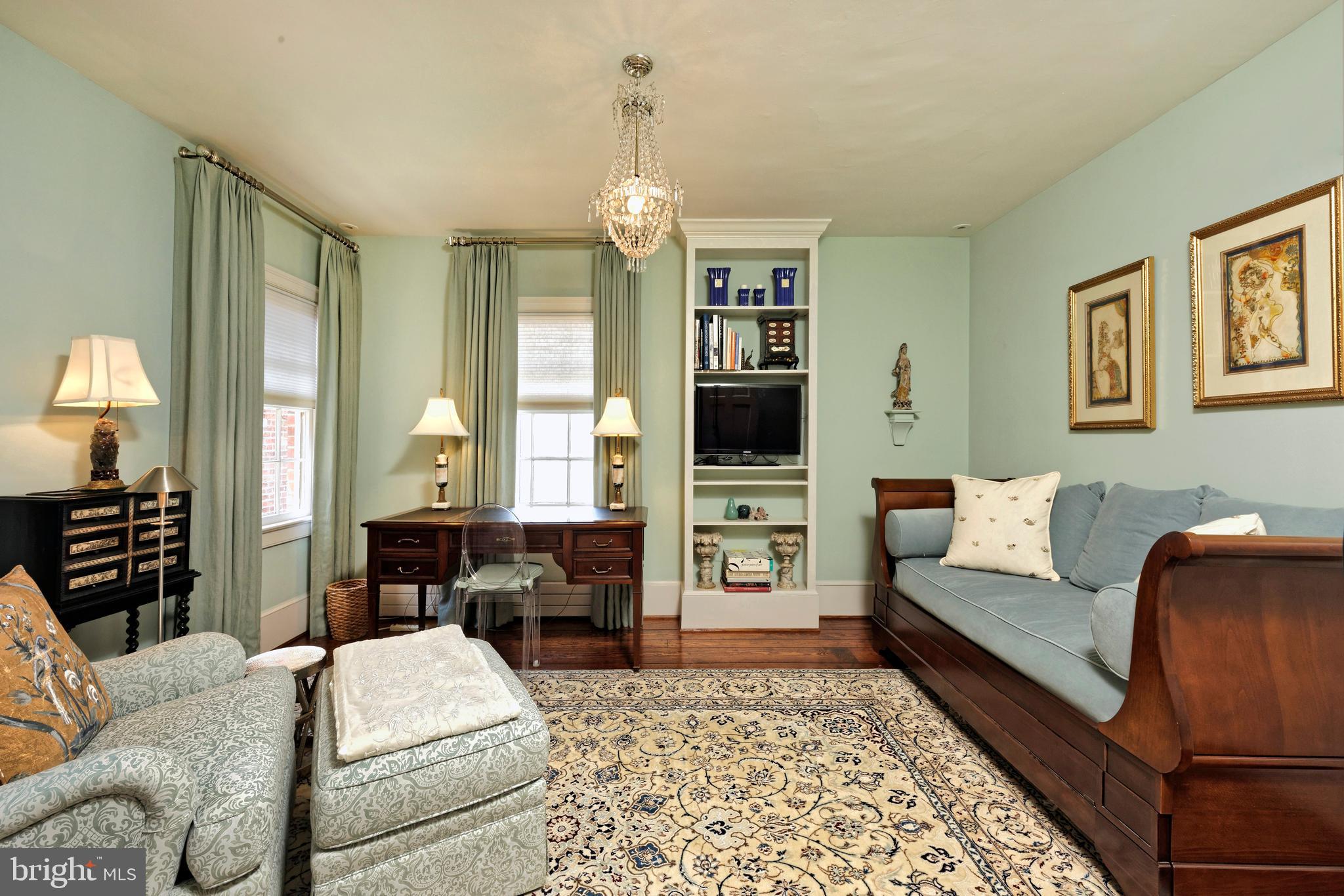 OLD TOWN ALEXANDRIA - Residential