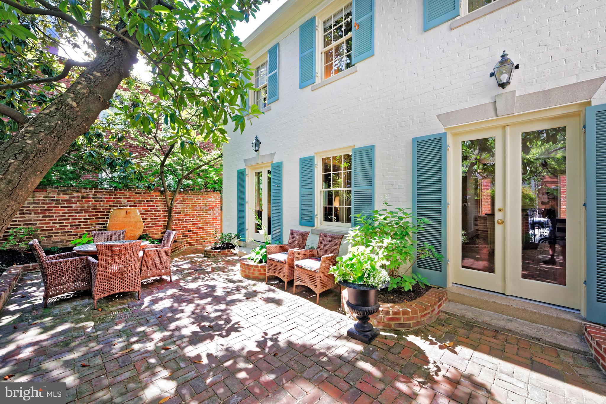 OLD TOWN ALEXANDRIA - Residential