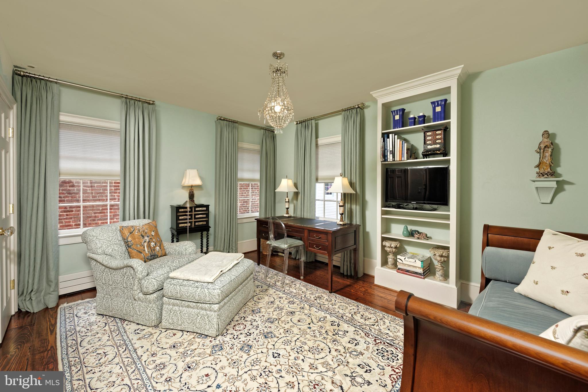 OLD TOWN ALEXANDRIA - Residential