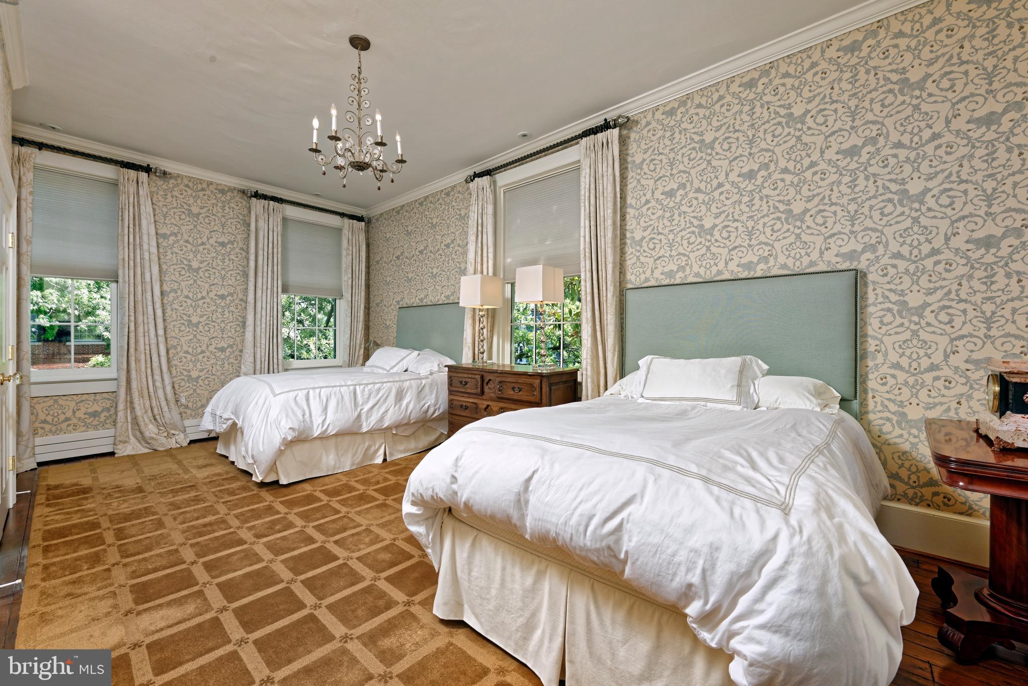 OLD TOWN ALEXANDRIA - Residential