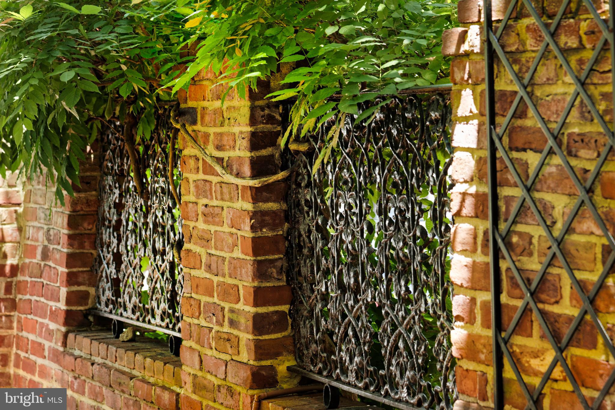 OLD TOWN ALEXANDRIA - Residential