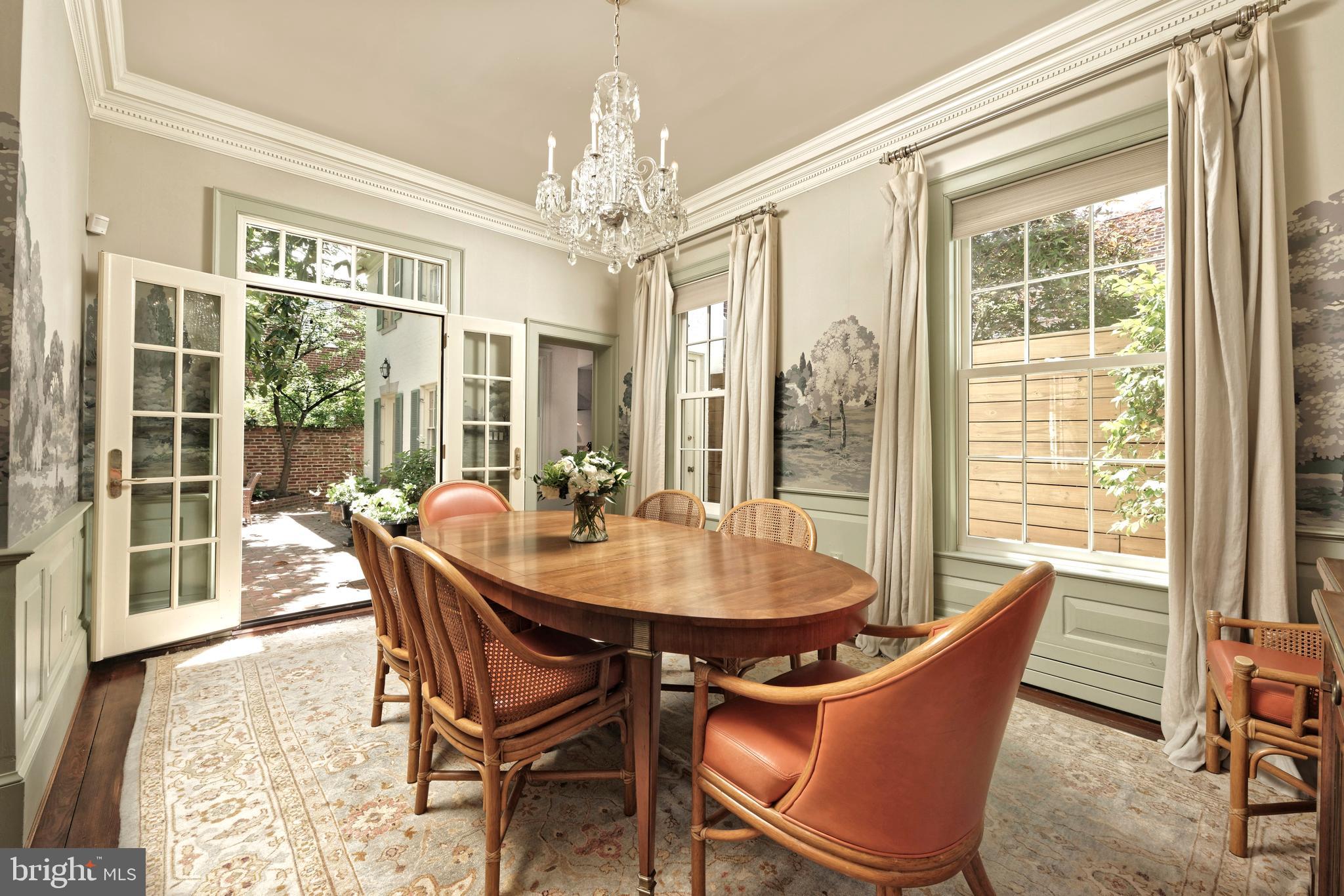 OLD TOWN ALEXANDRIA - Residential