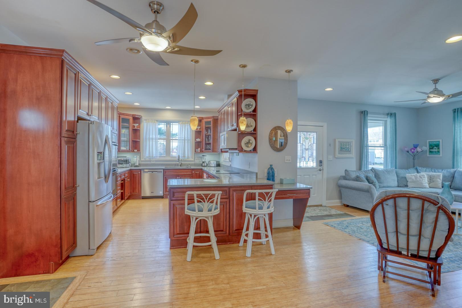 COUNTRY CLUB ESTATES - Residential