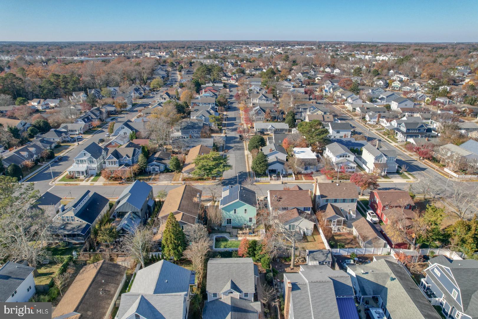 COUNTRY CLUB ESTATES - Residential