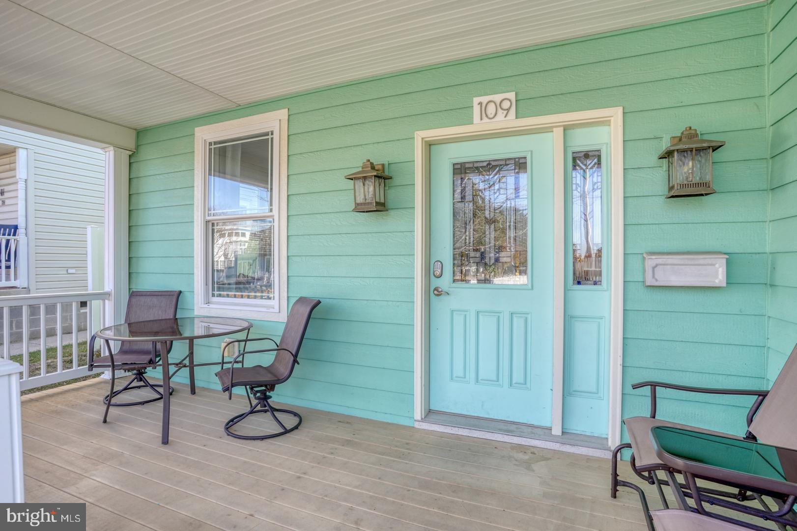 COUNTRY CLUB ESTATES - Residential