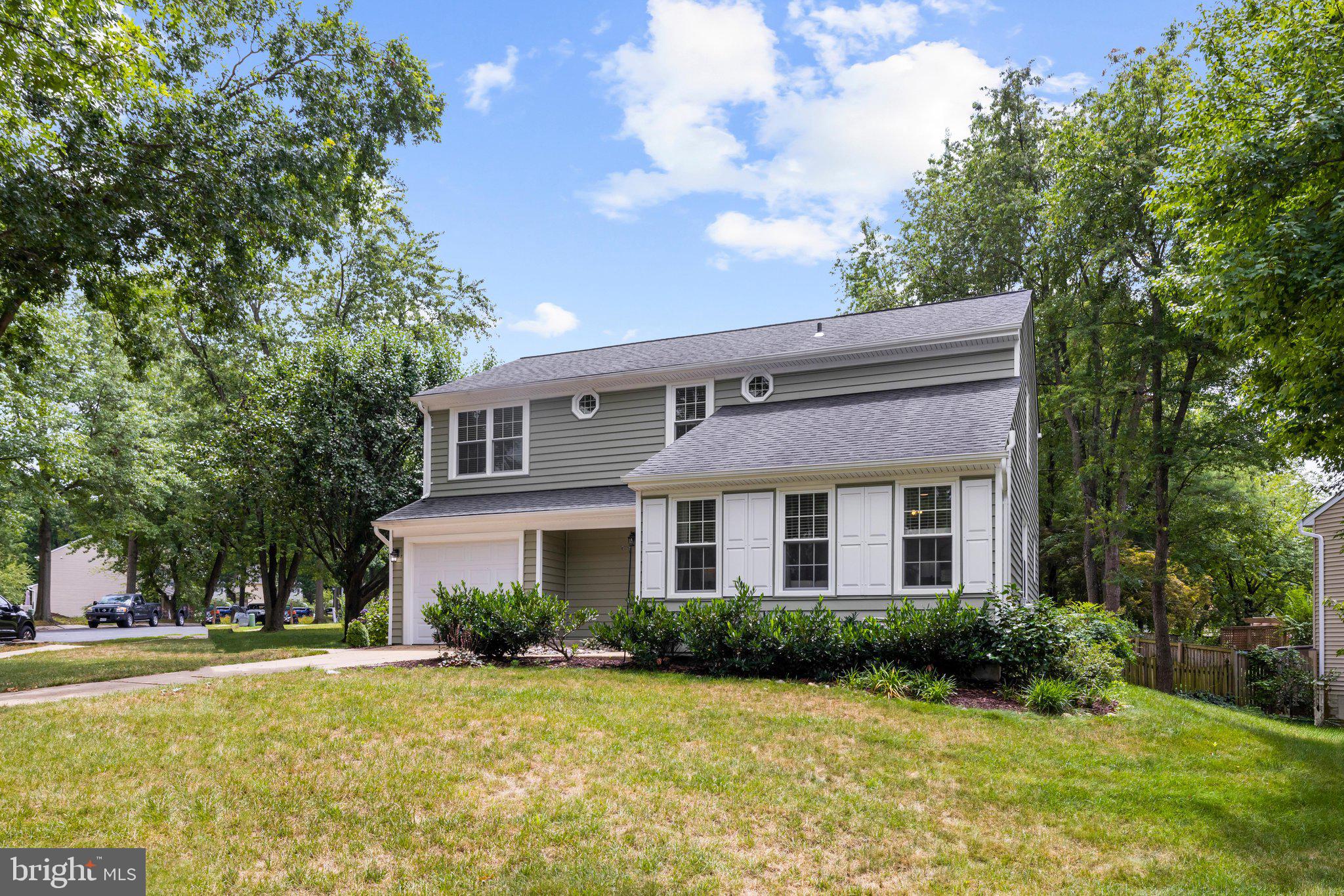 COLLEGE MANOR - Residential