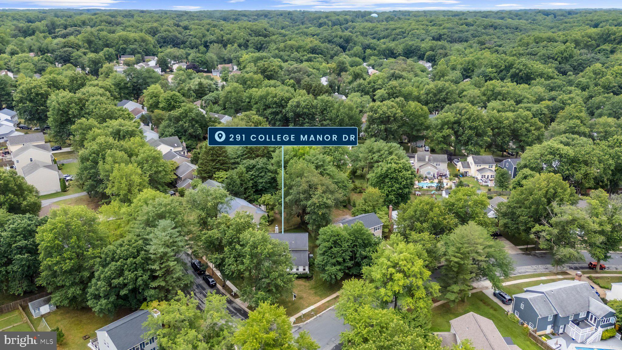 COLLEGE MANOR - Residential