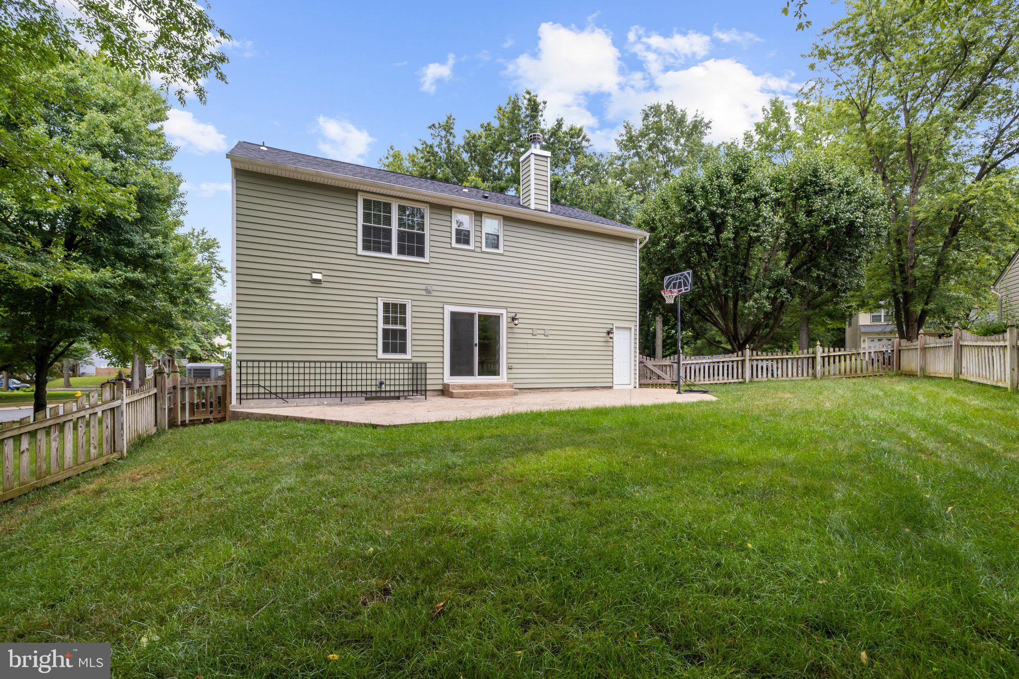 COLLEGE MANOR - Residential