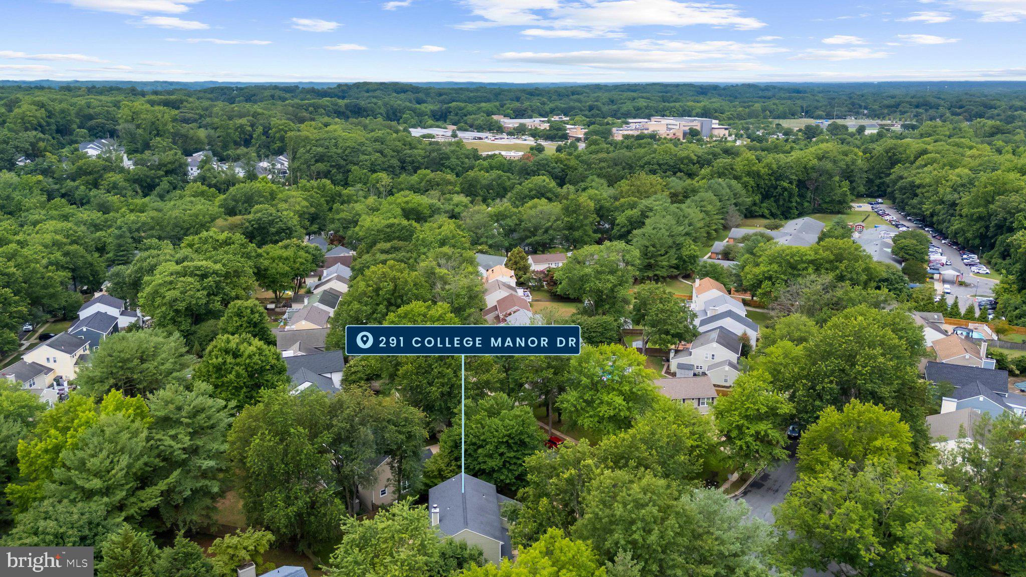 COLLEGE MANOR - Residential