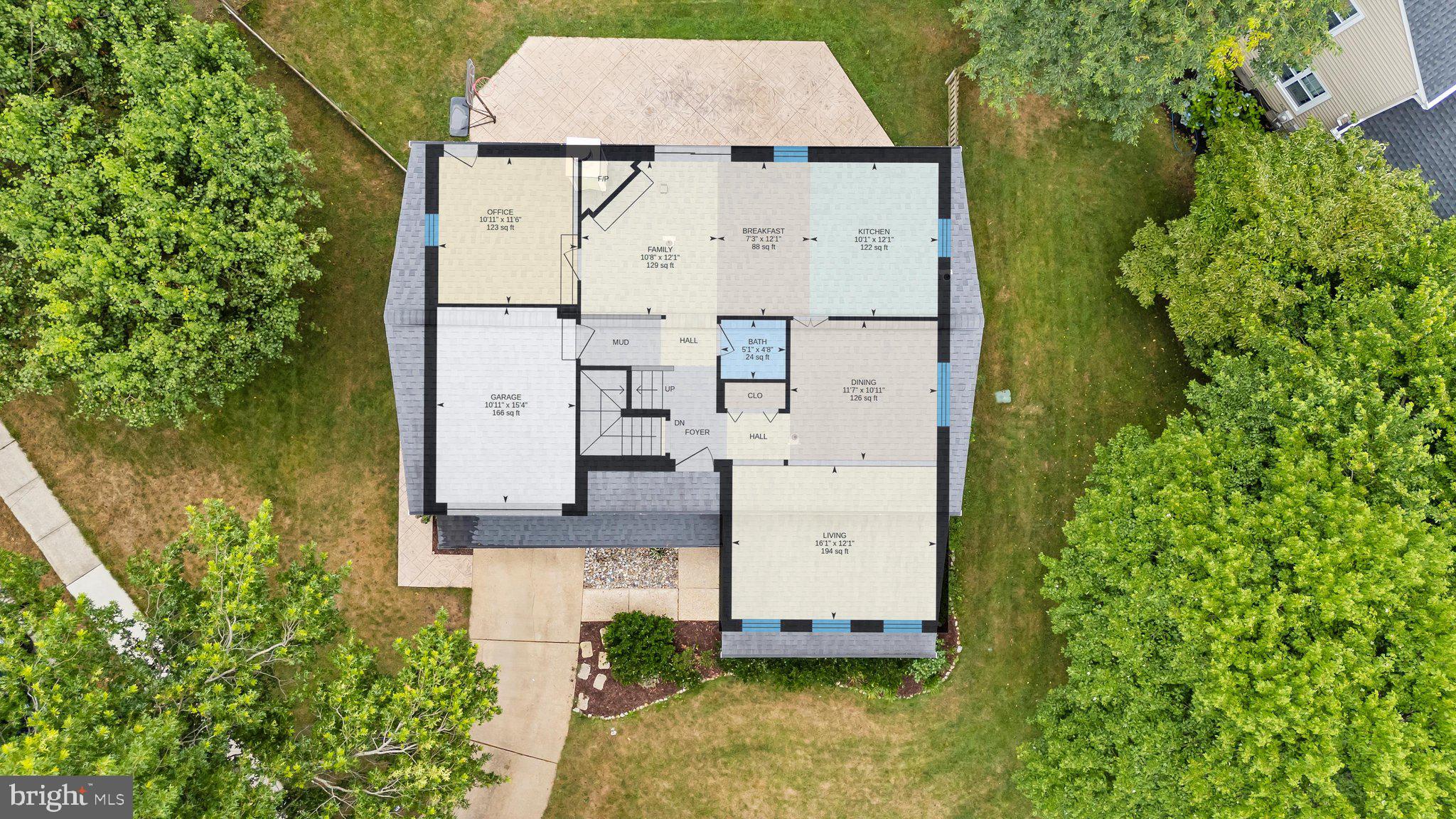 COLLEGE MANOR - Residential