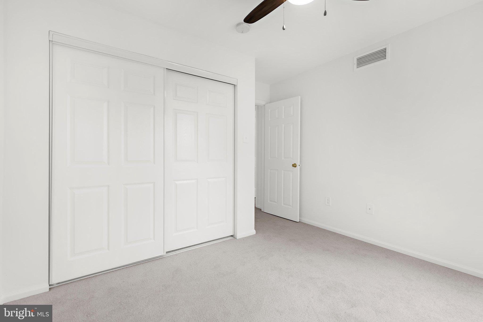 COLLEGE MANOR - Residential