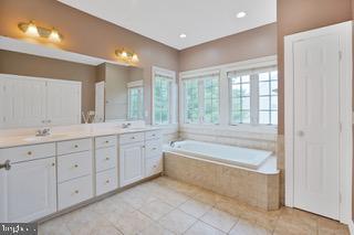 OAK VALLEY - Residential