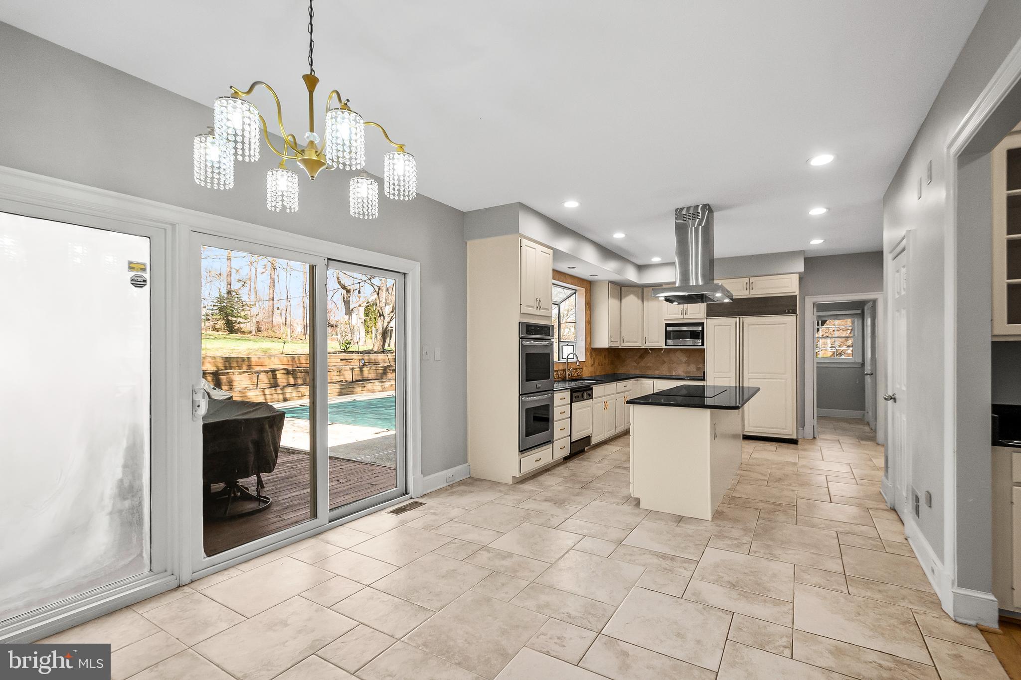 FOX DEN ESTATES - Residential