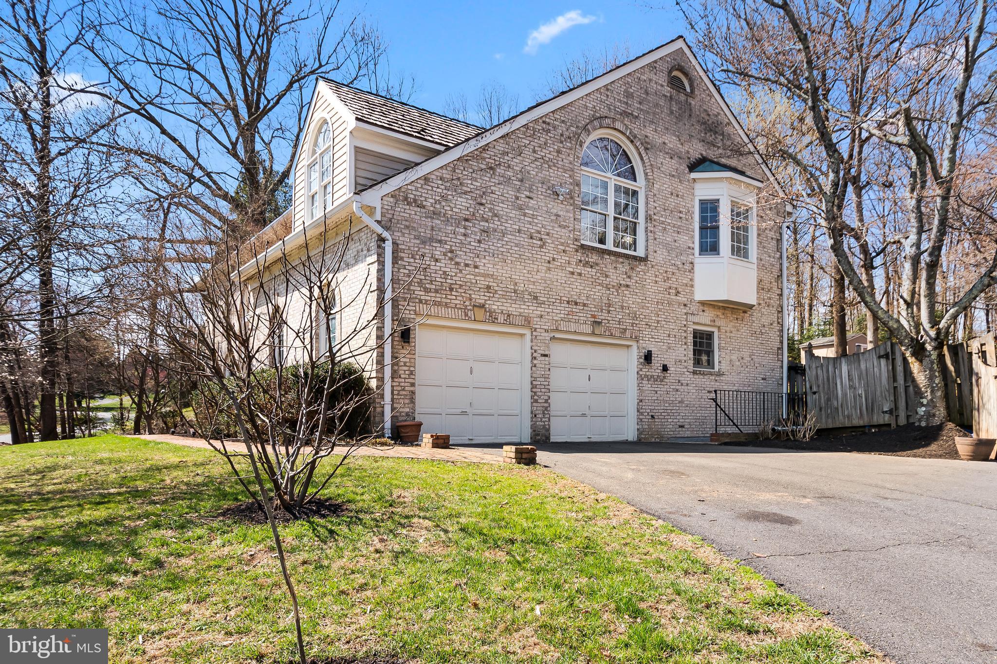 FOX DEN ESTATES - Residential