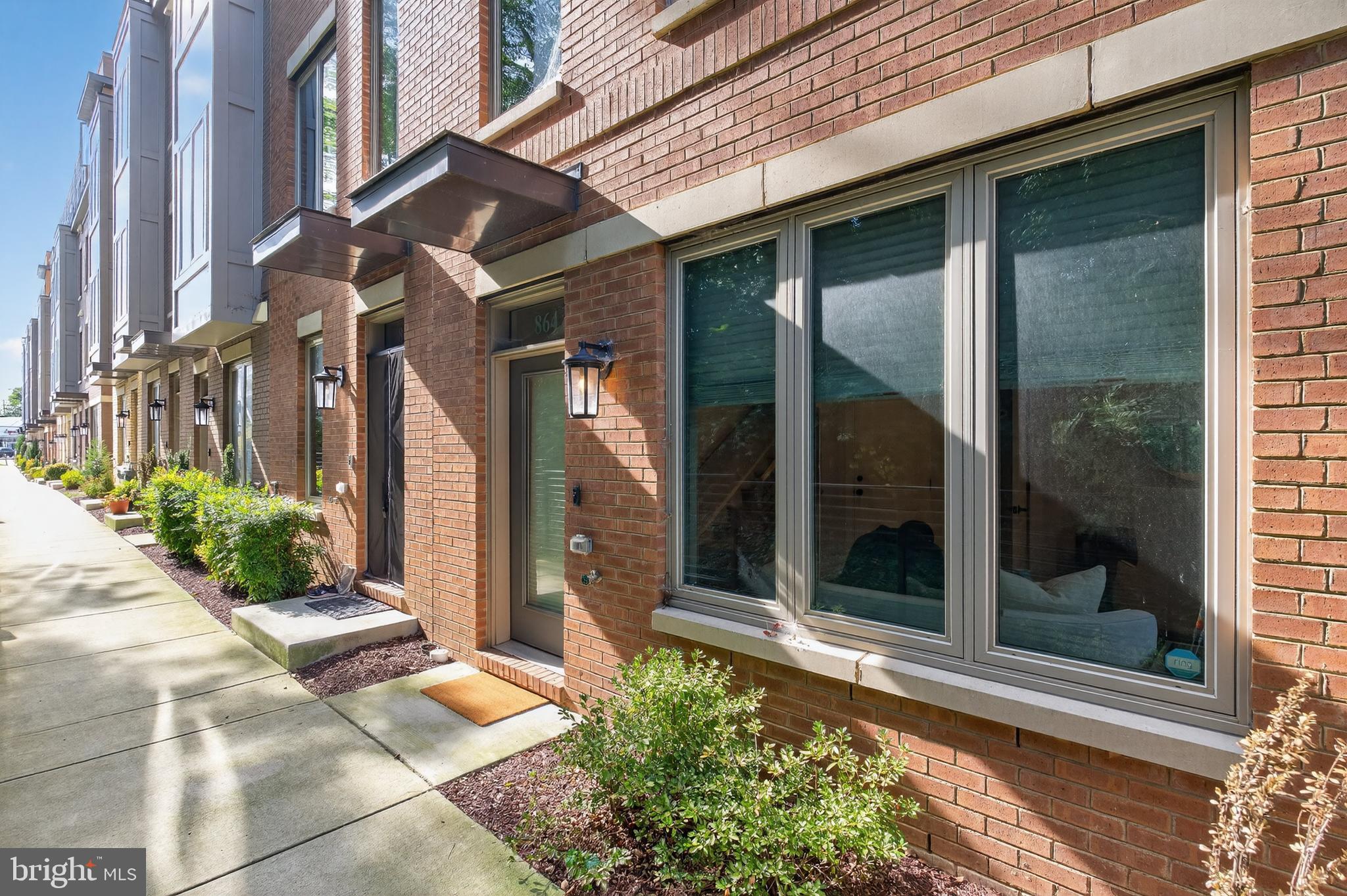CHAPMAN ROW AT TWINBROOK METRO - Residential