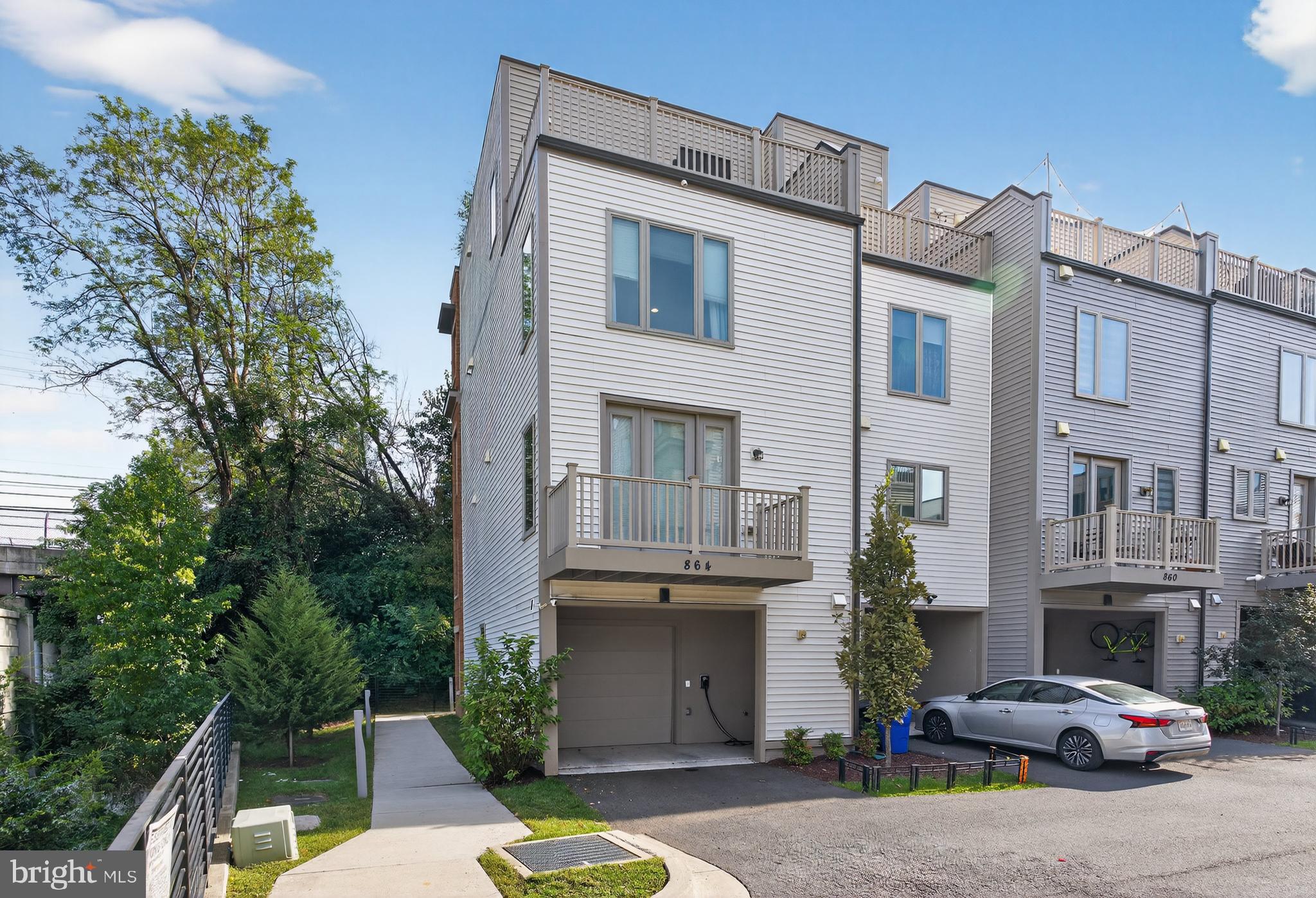 CHAPMAN ROW AT TWINBROOK METRO - Residential