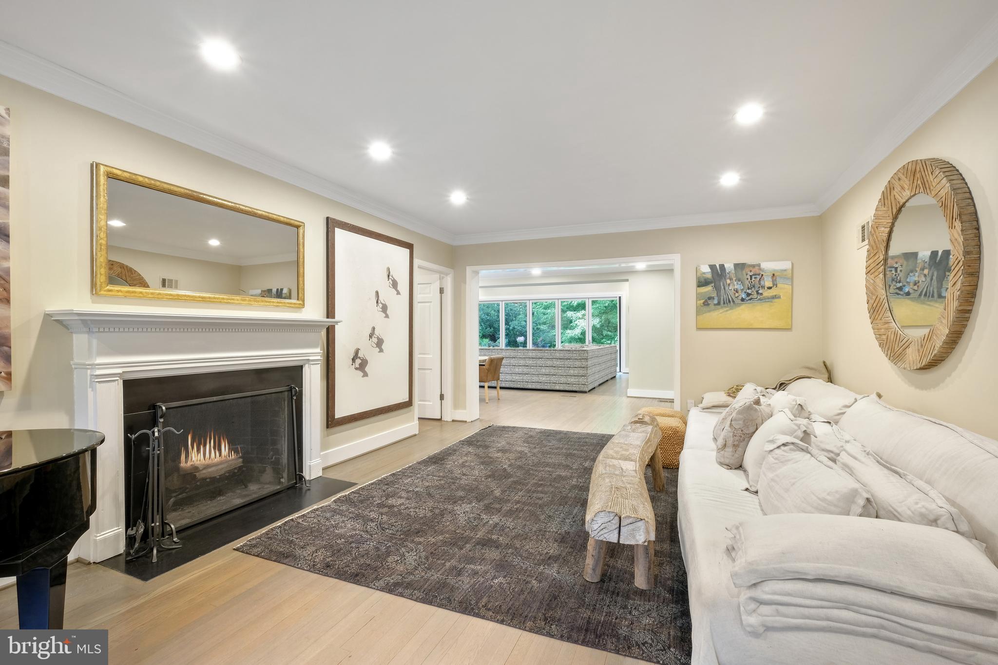 SPRING VALLEY - Residential