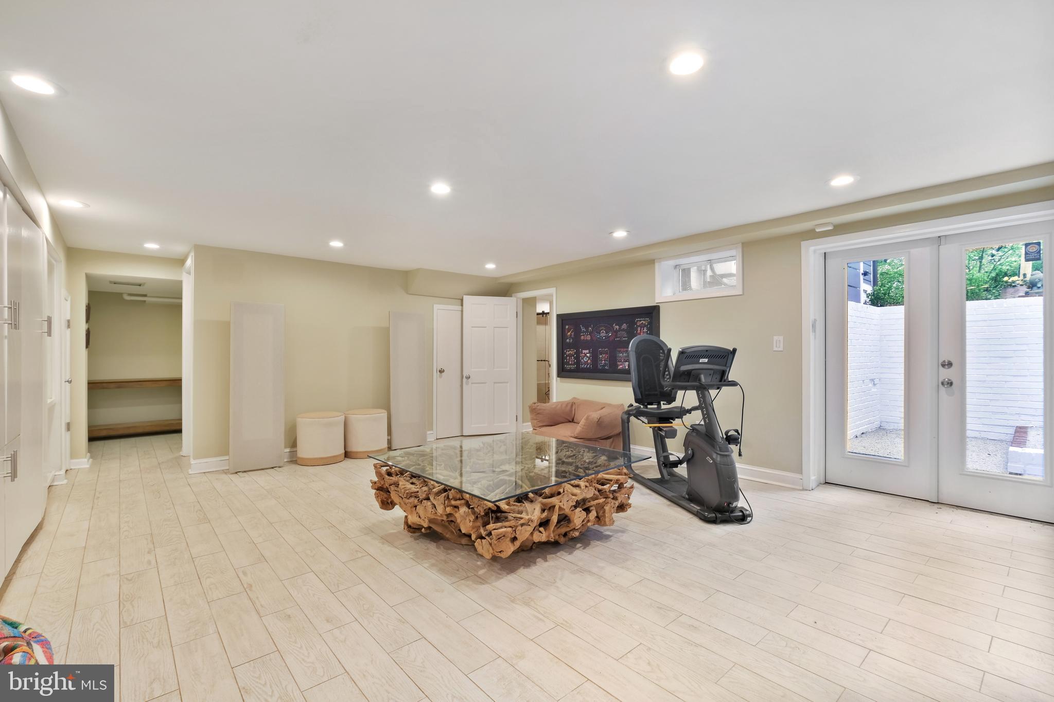 SPRING VALLEY - Residential