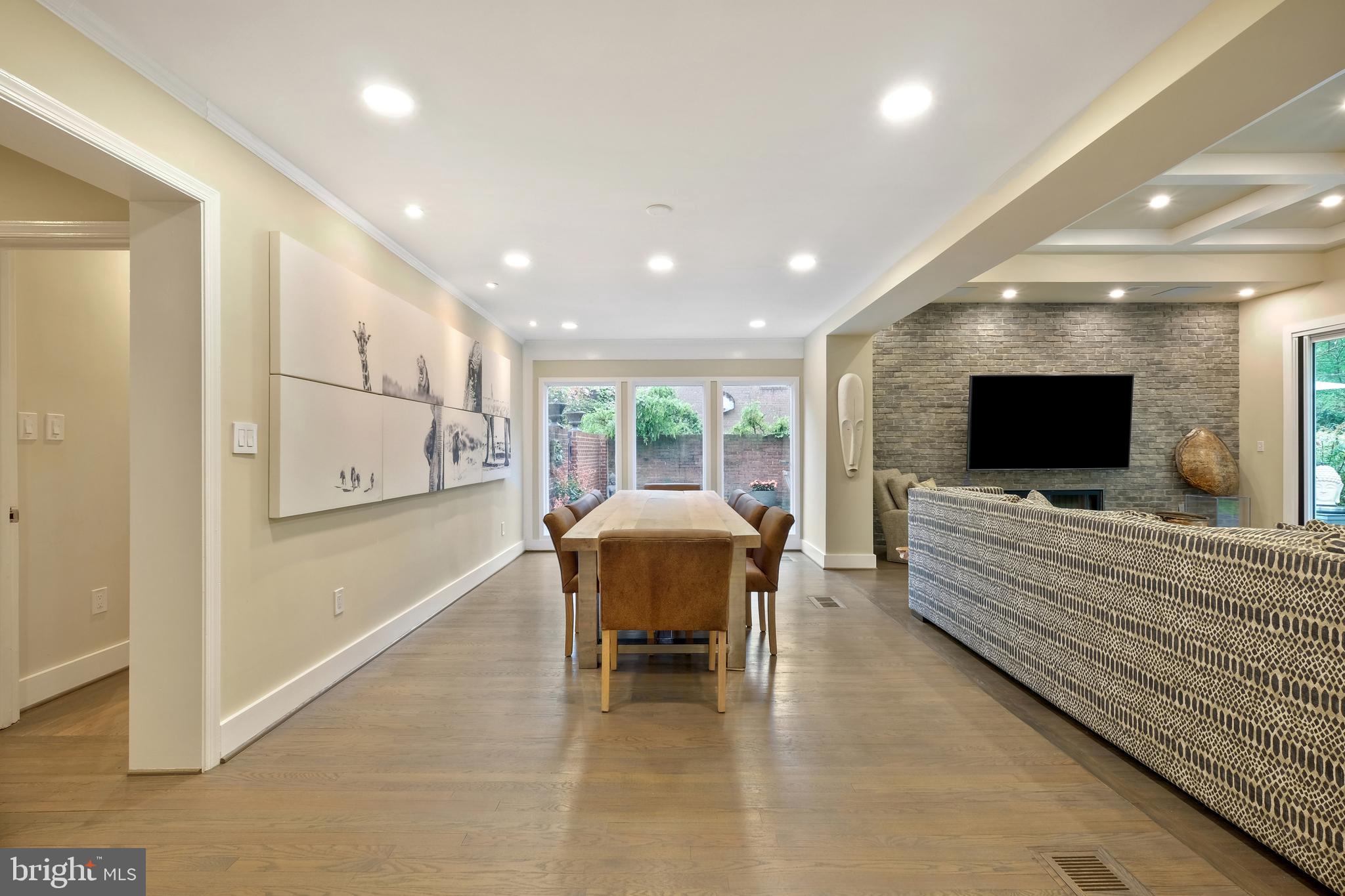 SPRING VALLEY - Residential