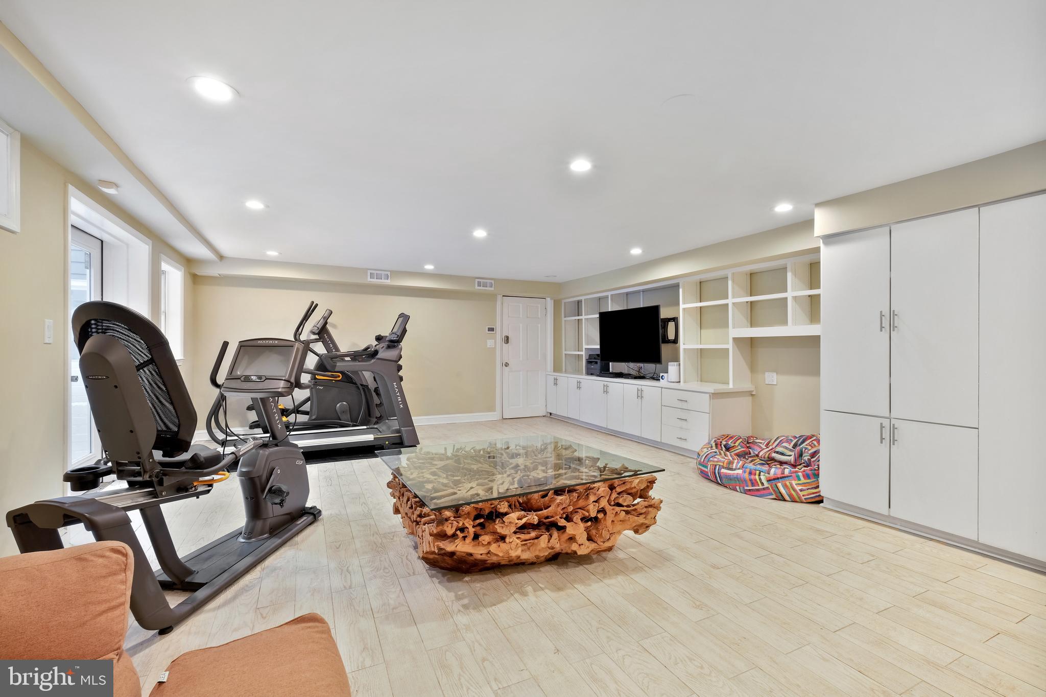 SPRING VALLEY - Residential