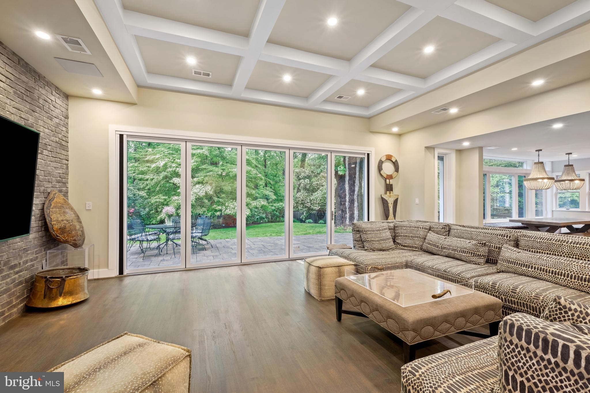 SPRING VALLEY - Residential
