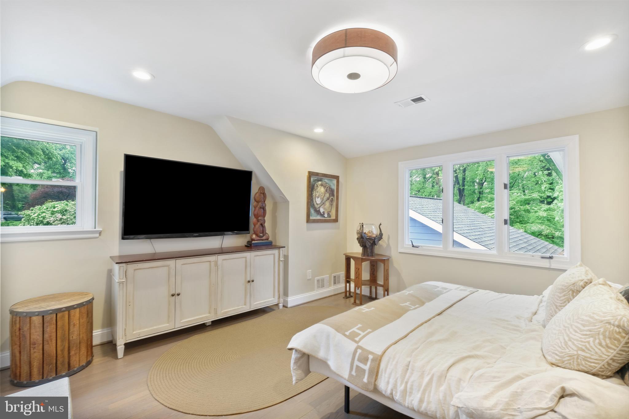 SPRING VALLEY - Residential