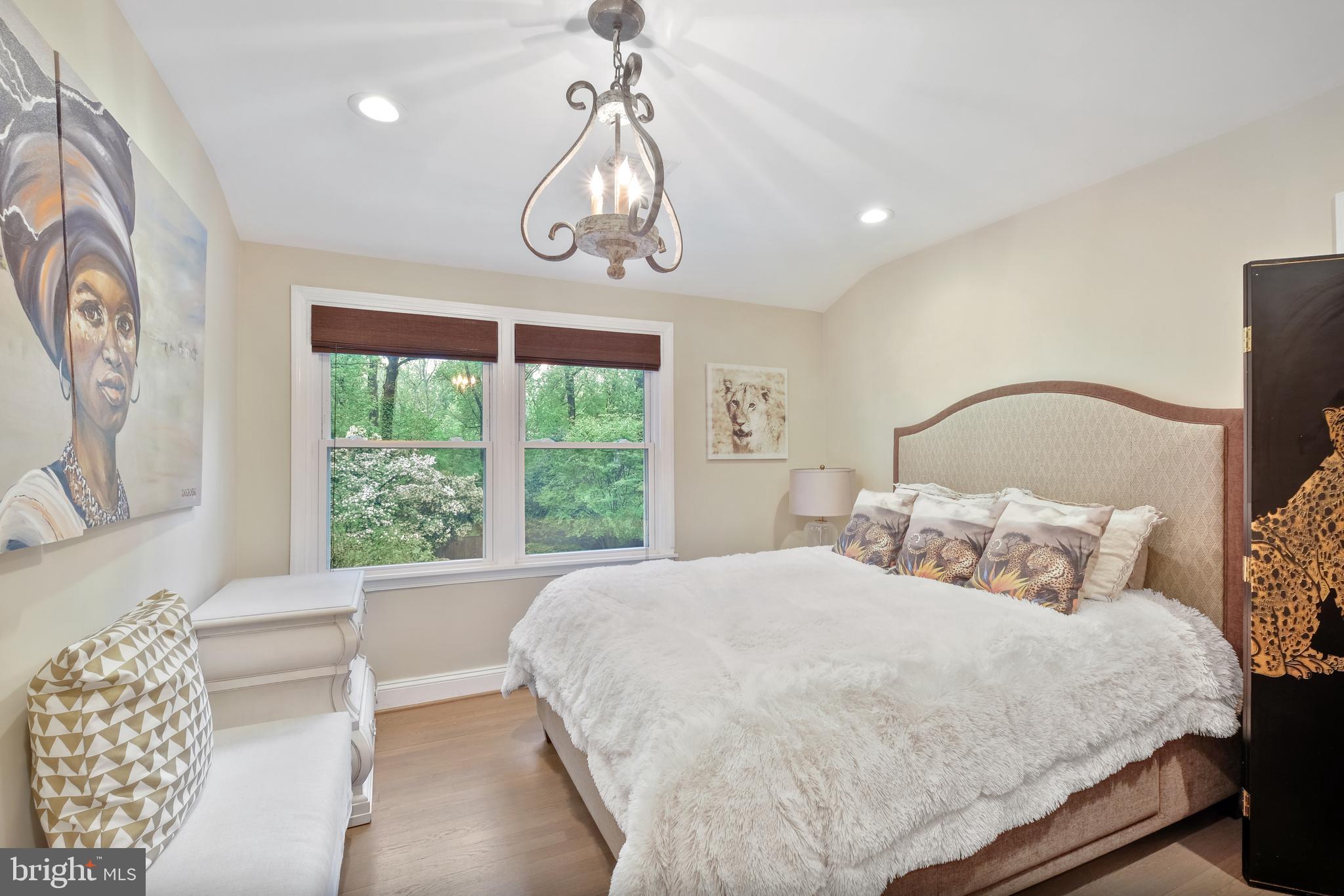 SPRING VALLEY - Residential