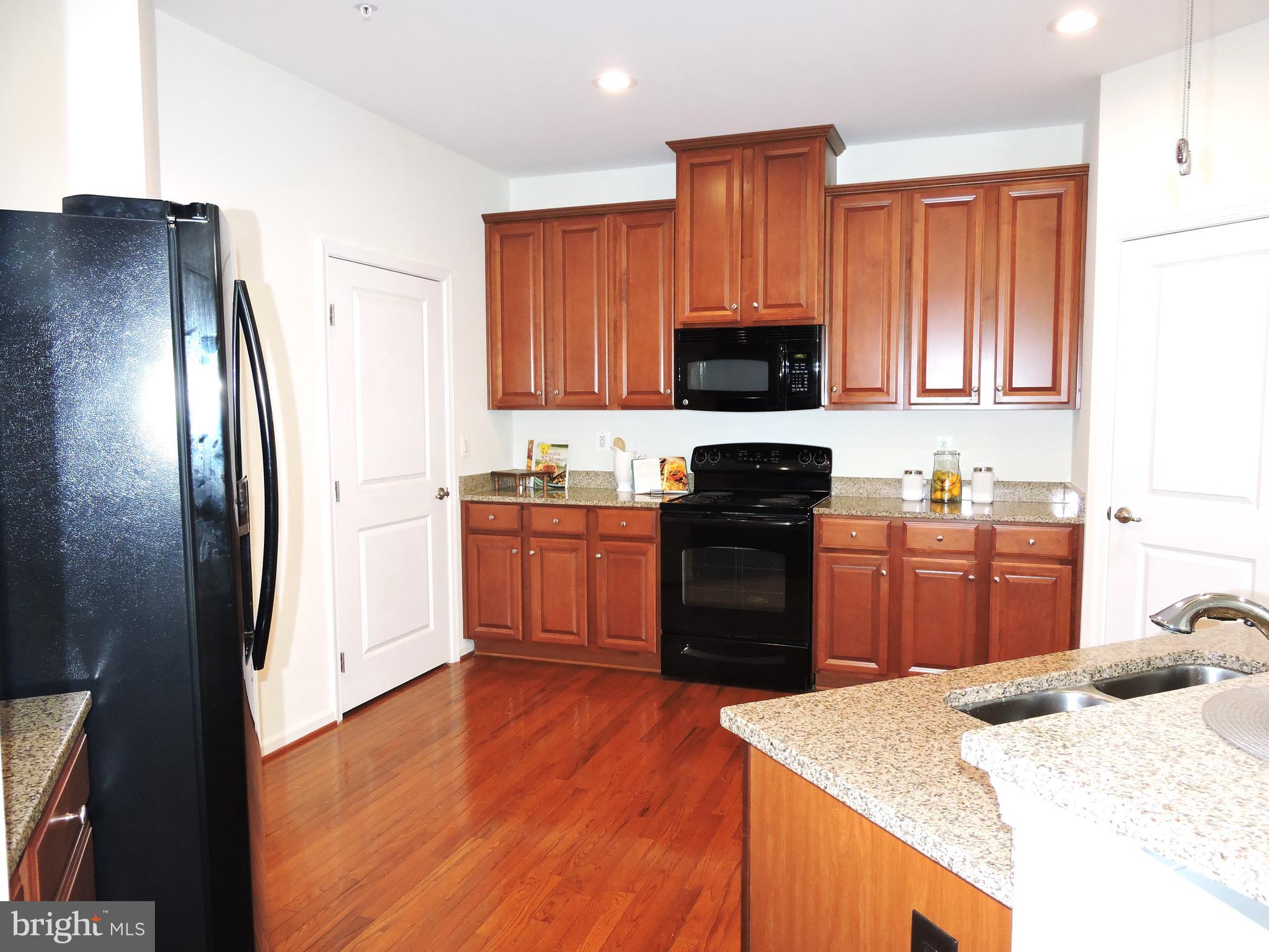 FALLSTON COMMONS - Residential