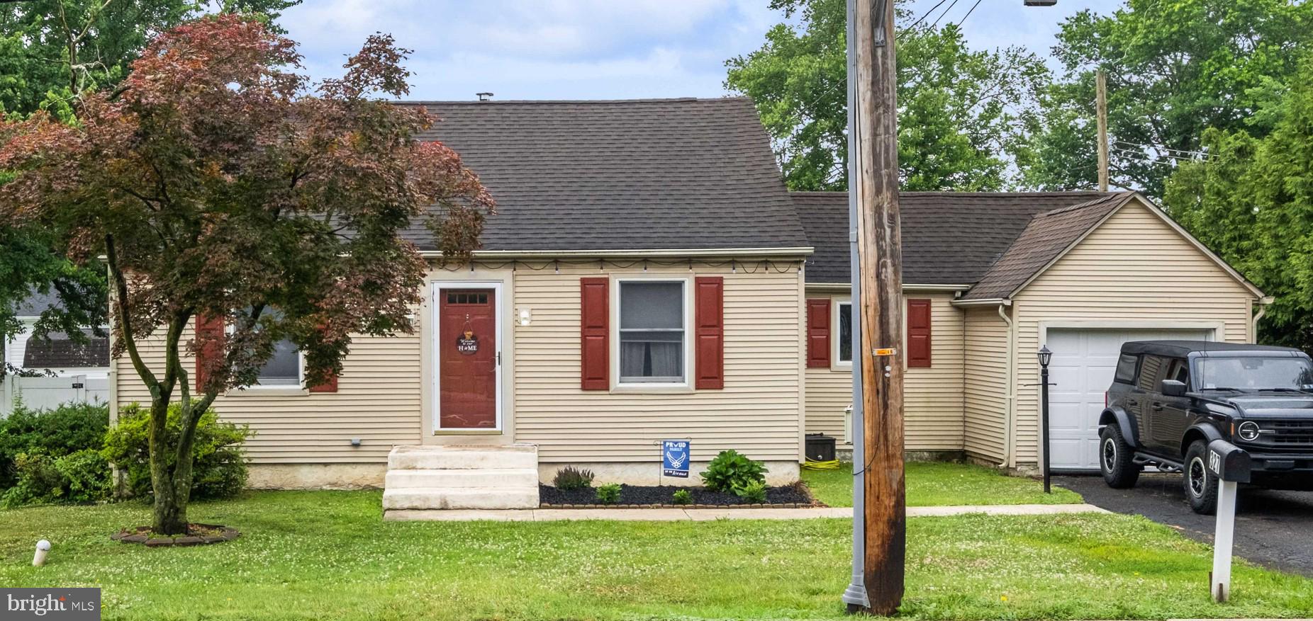 Beautifully maintained Cape located in the highly sought-after Neshaminy School District, situated on a rare double lot with an oversized backyard fully enclosed by a 6-foot vinyl privacy fence great for kids and pets alike. The spacious composite deck is built for entertaining and features a dedicated grilling area. A manicured front lawn, a semi-detached garage, and an expanded driveway provide curb appeal and abundant parking.
Inside, beautiful hardwood flooring flows through the living and dining rooms. The main level features two generously sized bedrooms, a full bath, and an eat-in kitchen that opens to a sunlit bonus room complete with a custom bar overlooking the deck. Upstairs, additional versatile rooms currently serve as extra bedrooms with deep eave storage. The unfinished basement offers a blank canvas for a workshop, playroom, or home gym. Whether you are looking for a perfect starter home or the convenience of single-level living, this home delivers. Enjoy being within walking distance of award-winning restaurants, shopping, and parks!
It's available for a quick closing!!!