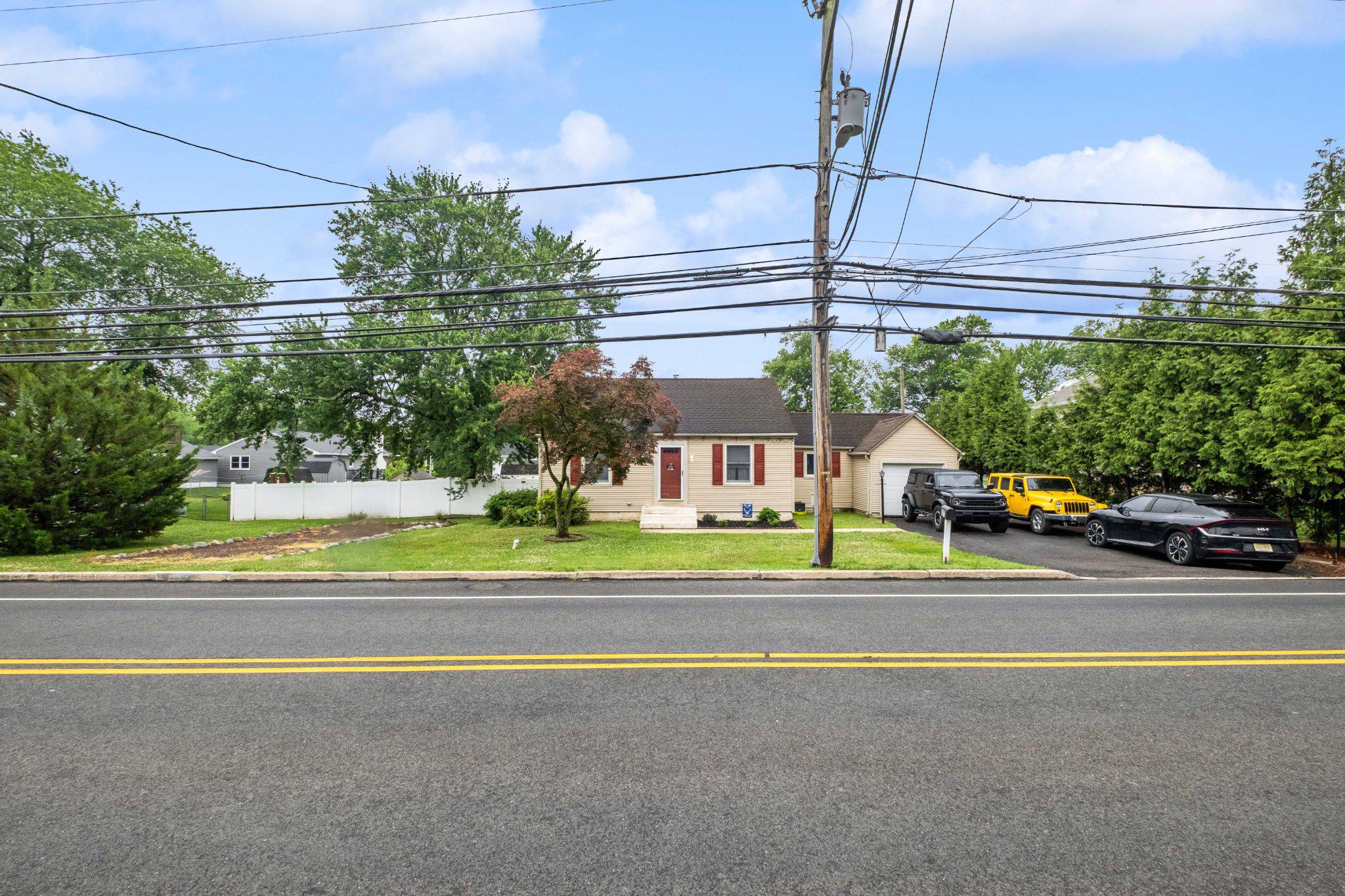 FEASTERVILLE HGTS - Residential