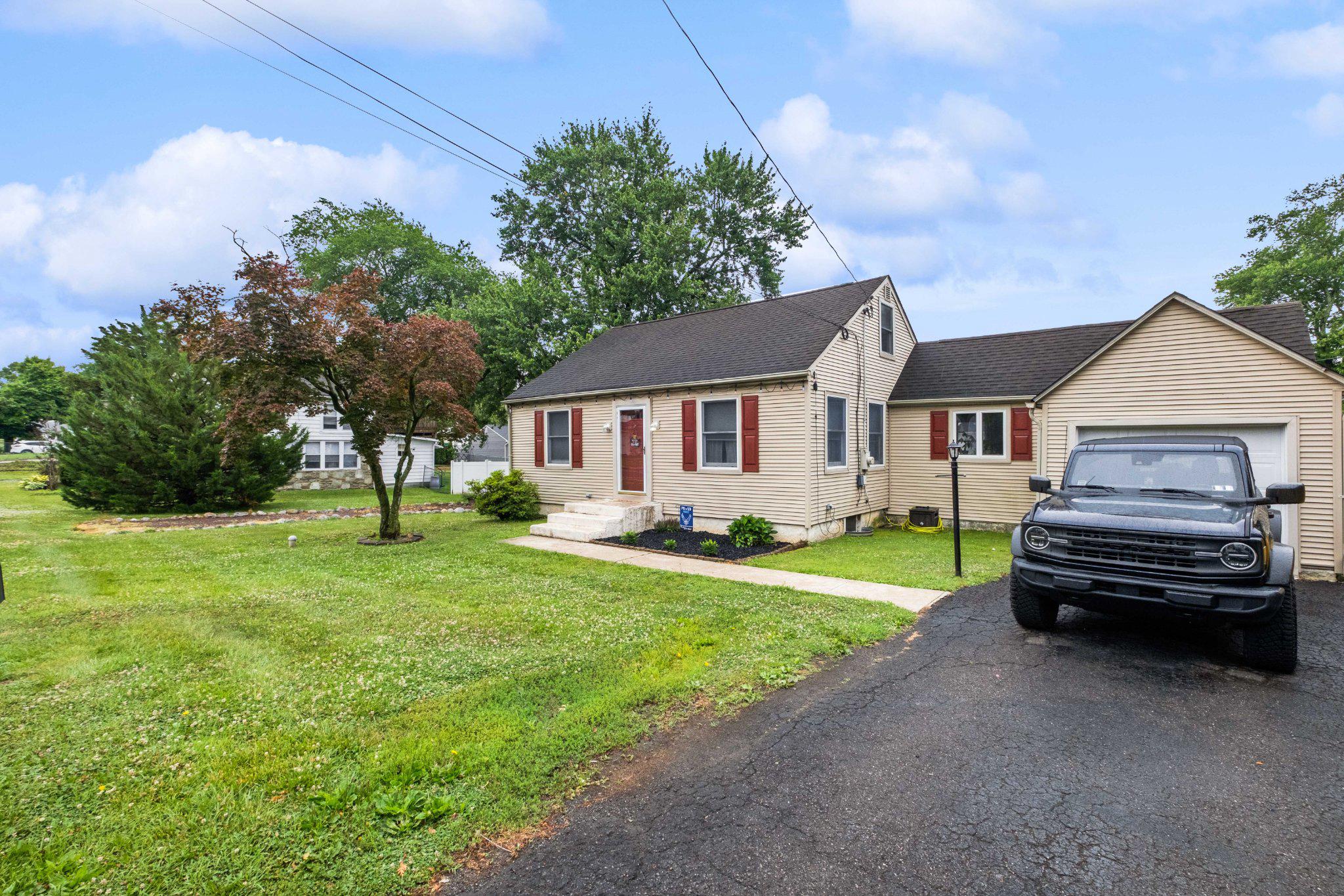 FEASTERVILLE HGTS - Residential