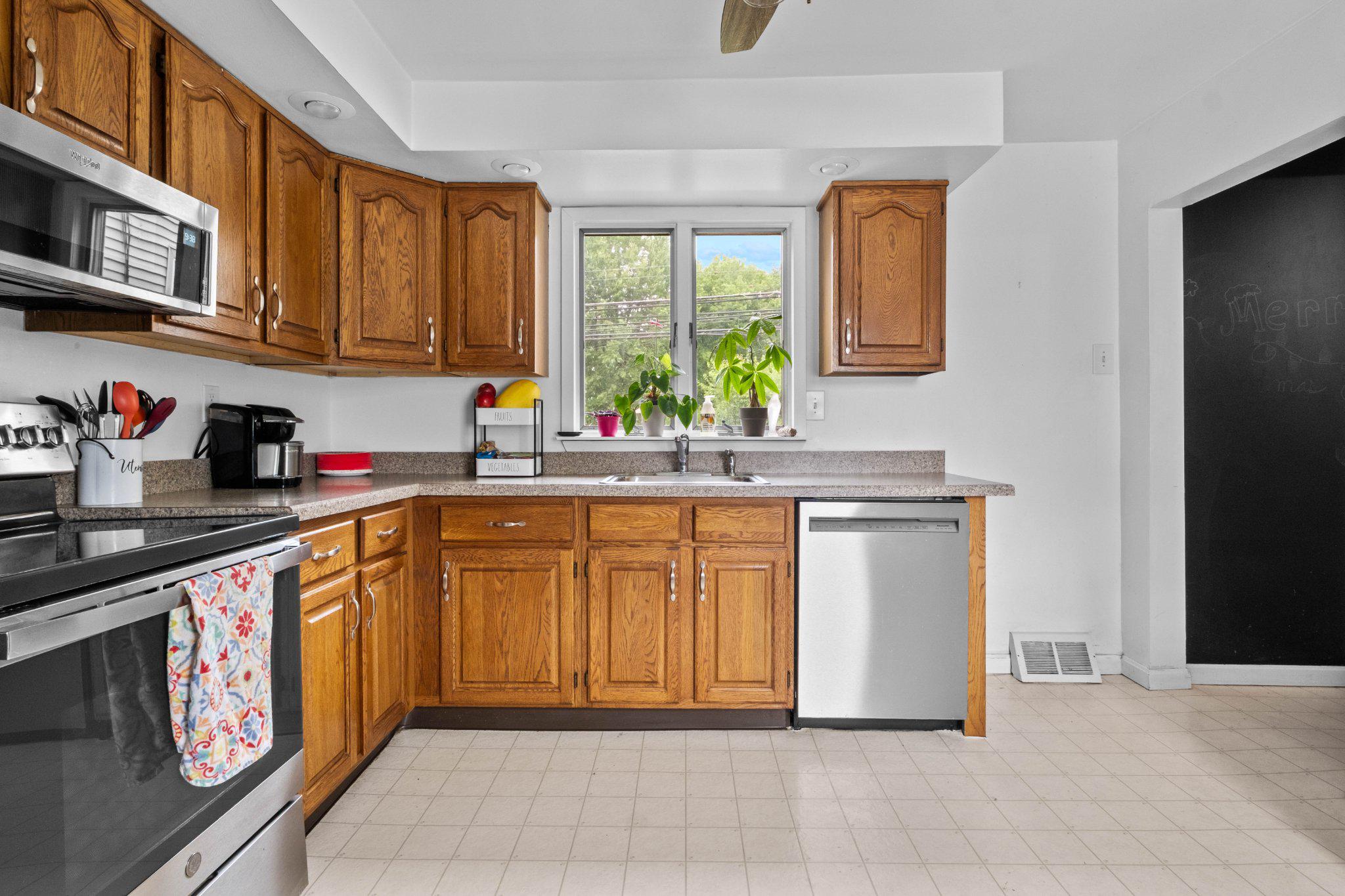 FEASTERVILLE HGTS - Residential