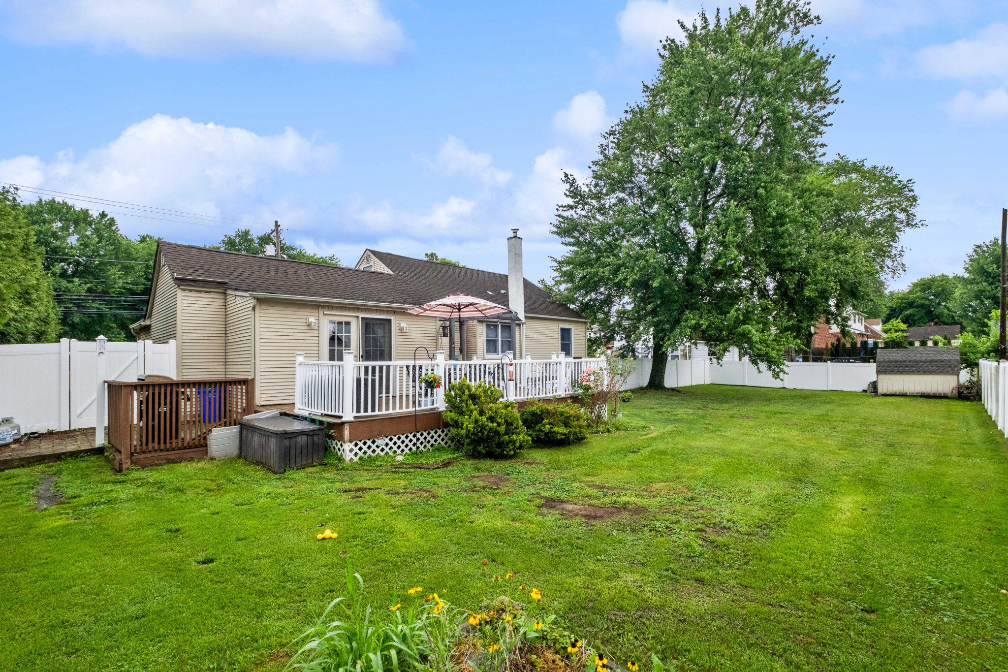 FEASTERVILLE HGTS - Residential
