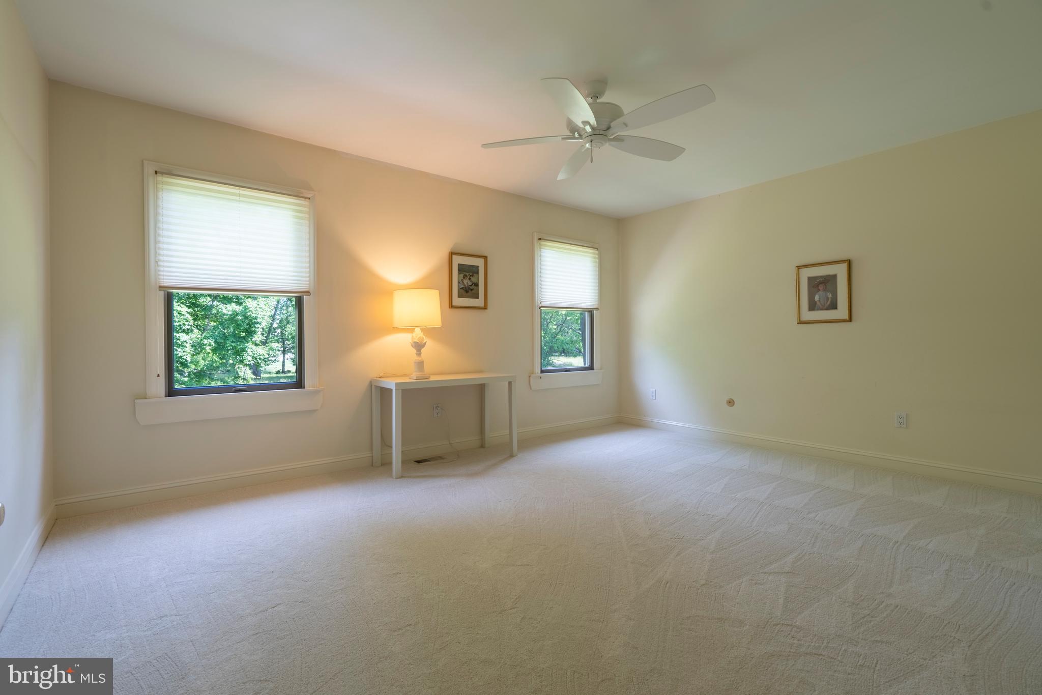 VILLAGE CIRCLE - Residential