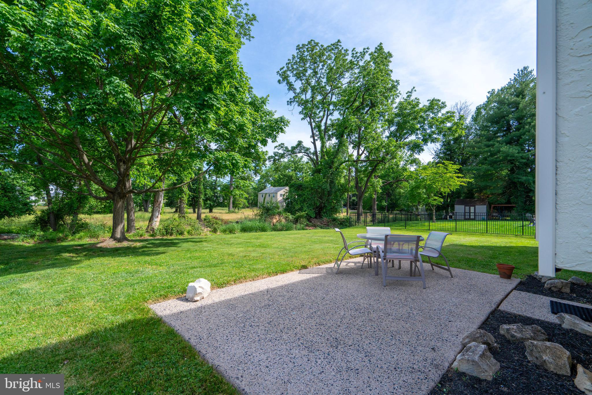 VILLAGE CIRCLE - Residential