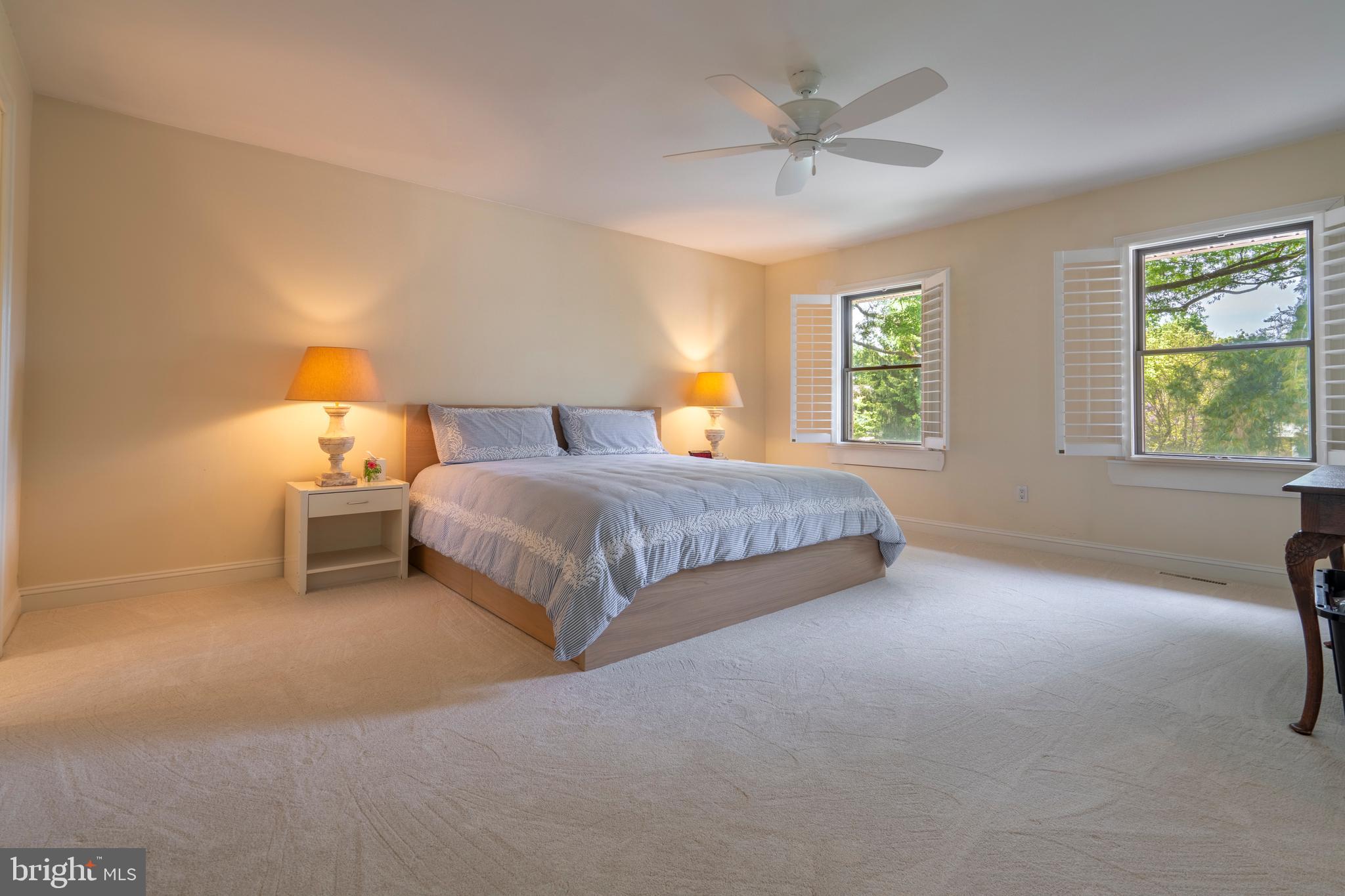 VILLAGE CIRCLE - Residential