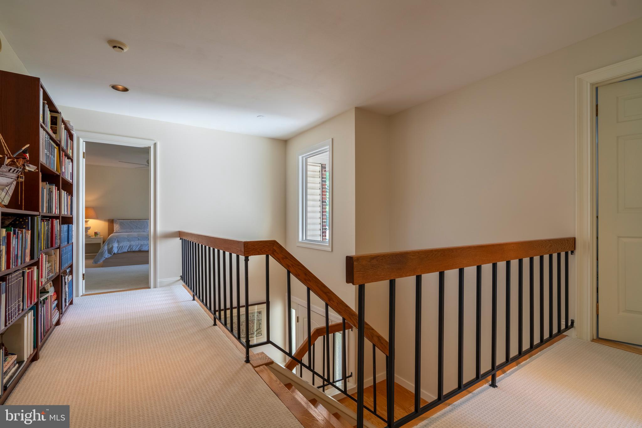 VILLAGE CIRCLE - Residential