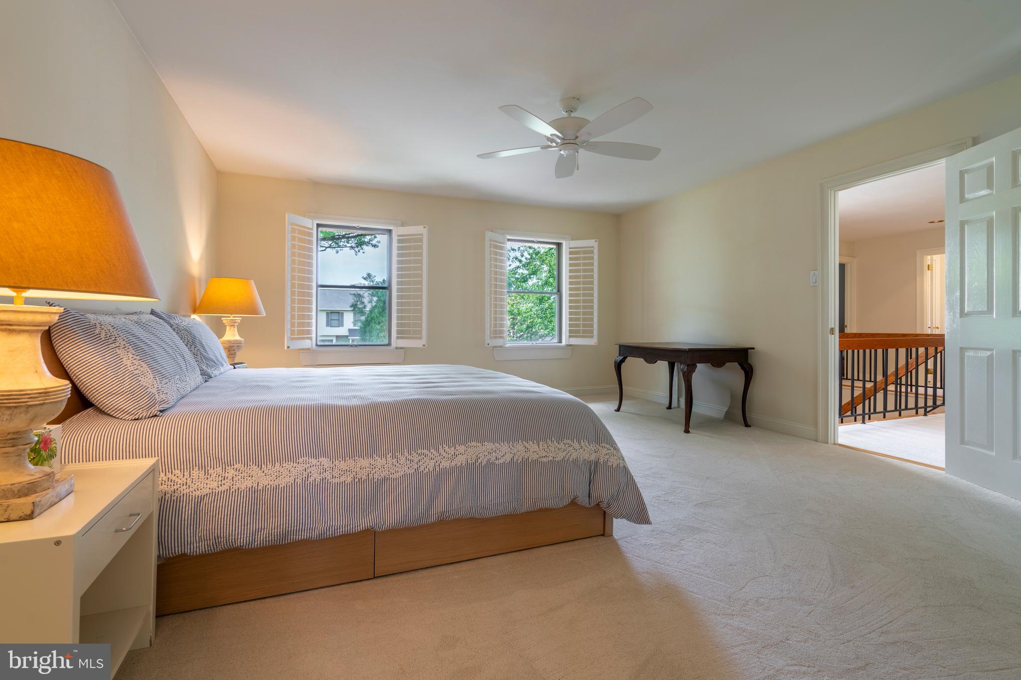 VILLAGE CIRCLE - Residential