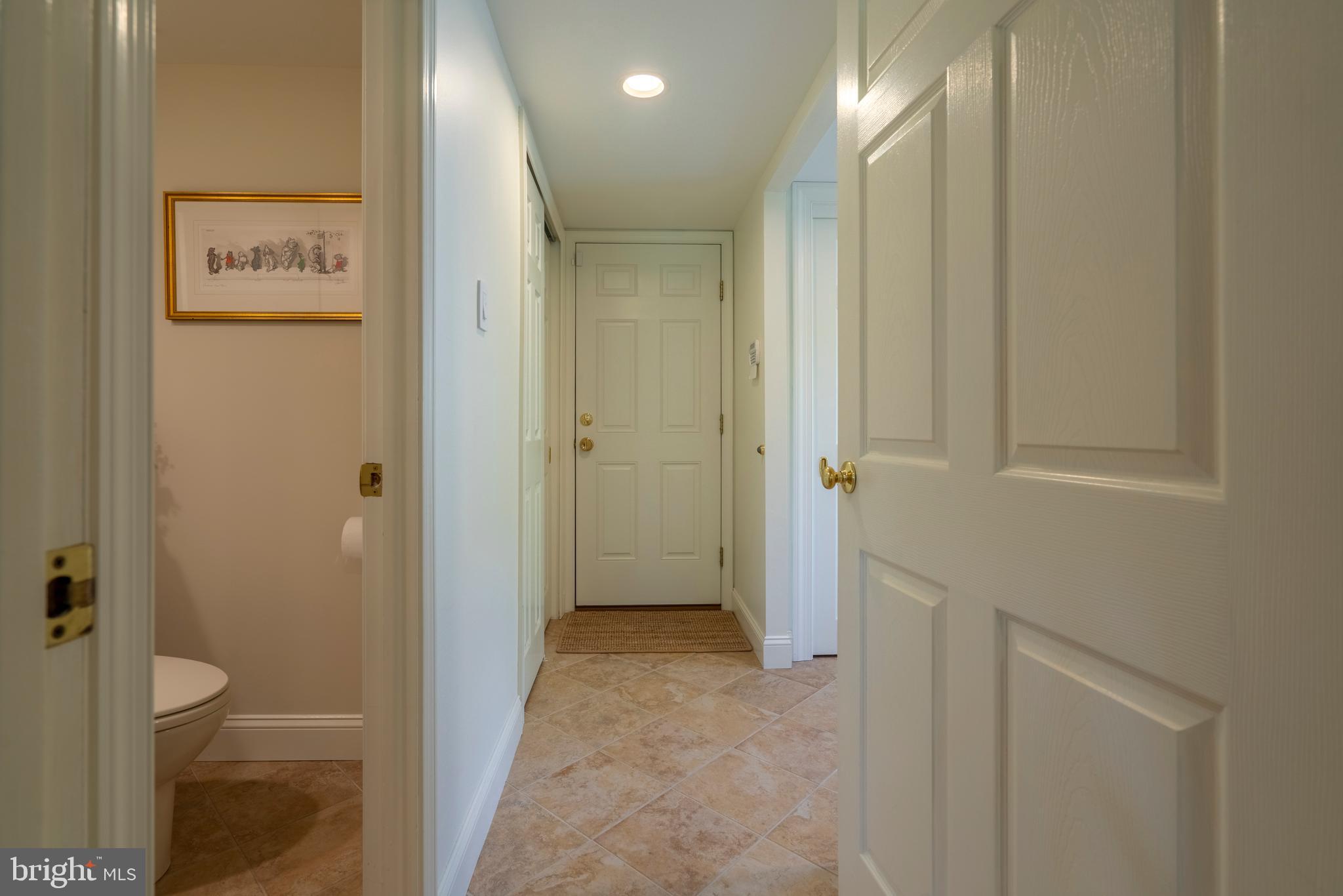 VILLAGE CIRCLE - Residential