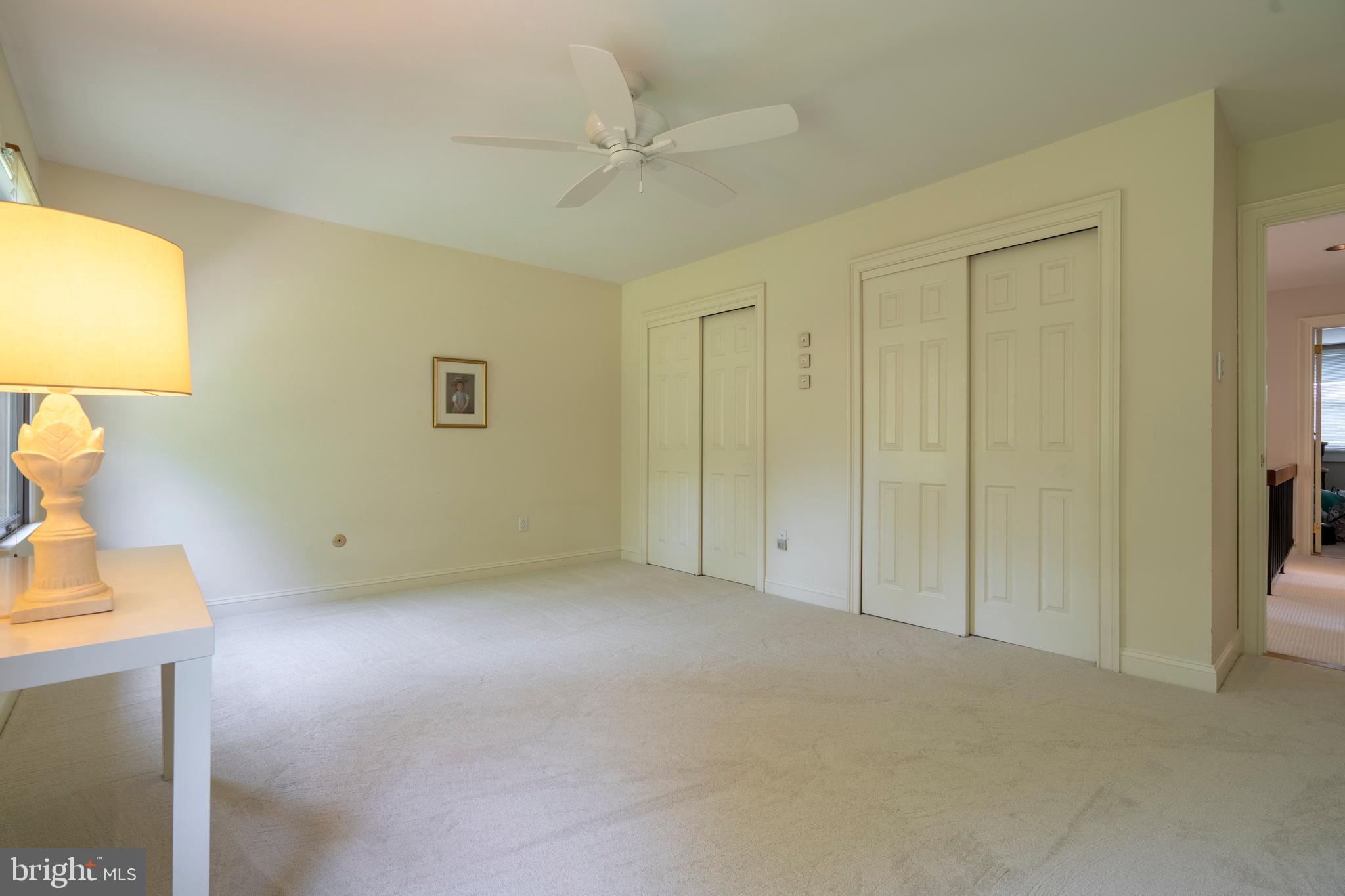 VILLAGE CIRCLE - Residential