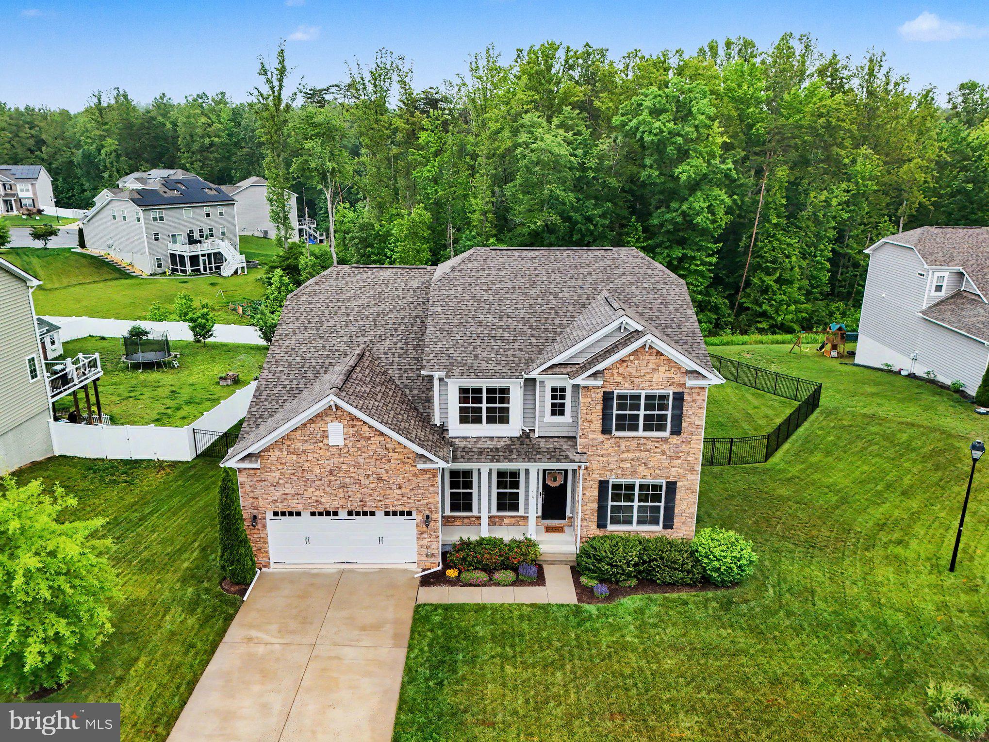 SHELTON WOODS - Residential